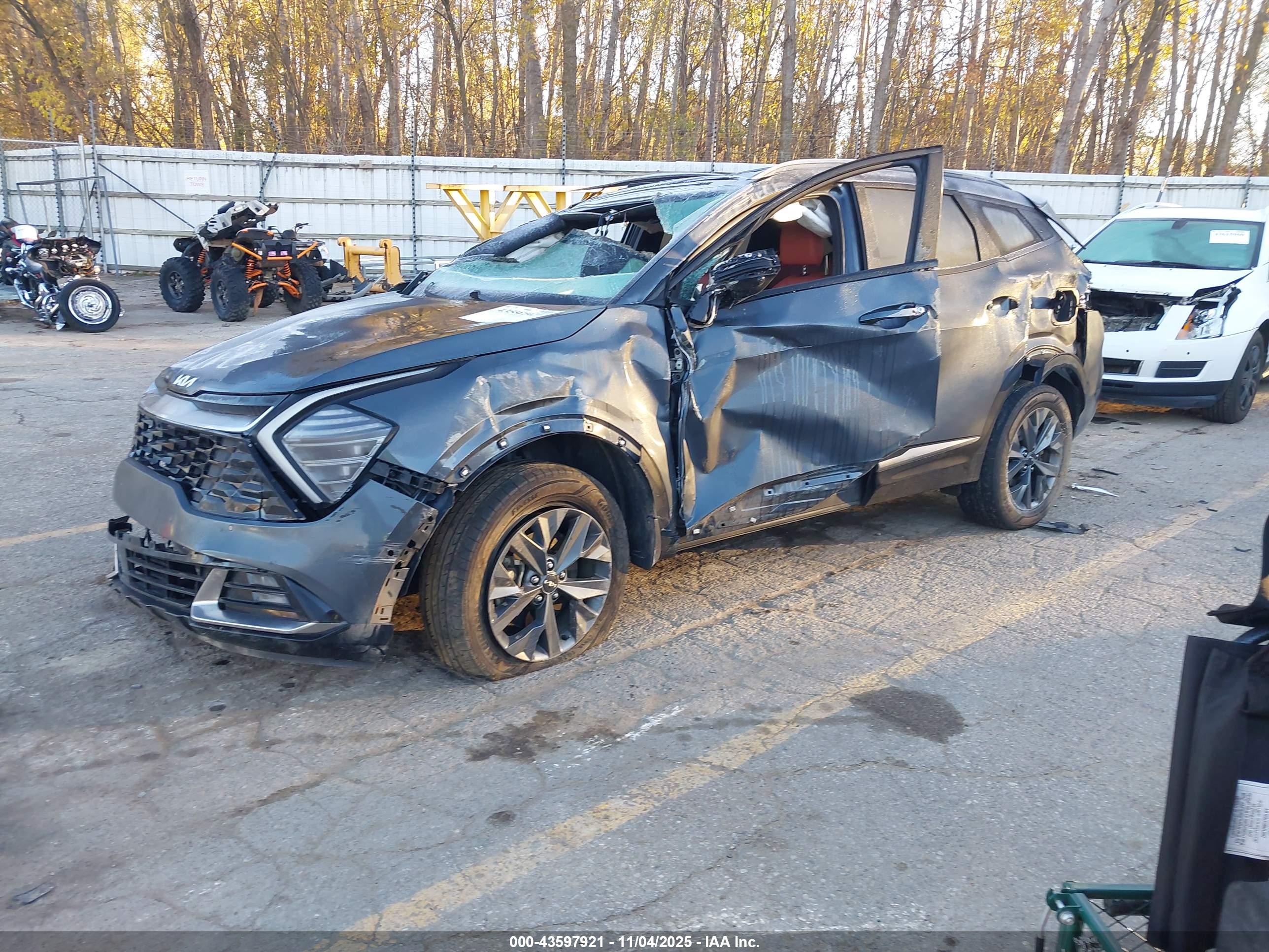 KIA SPORTAGE image 2