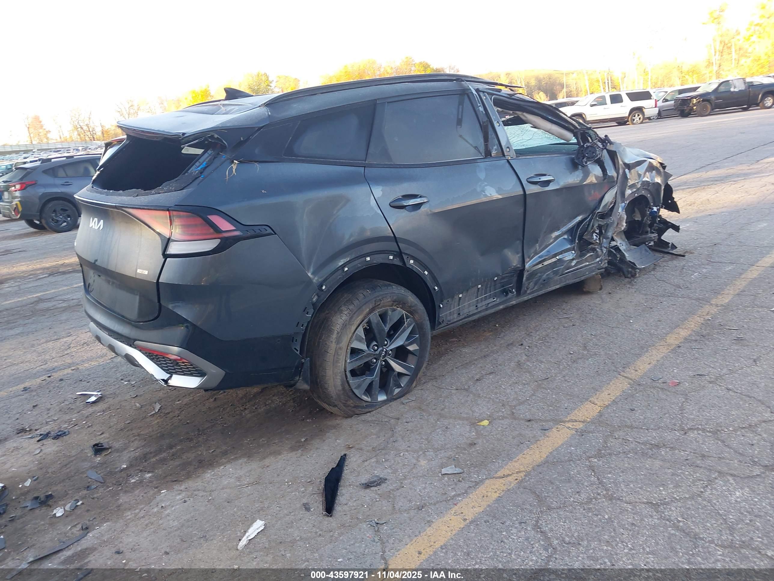 KIA SPORTAGE image 4