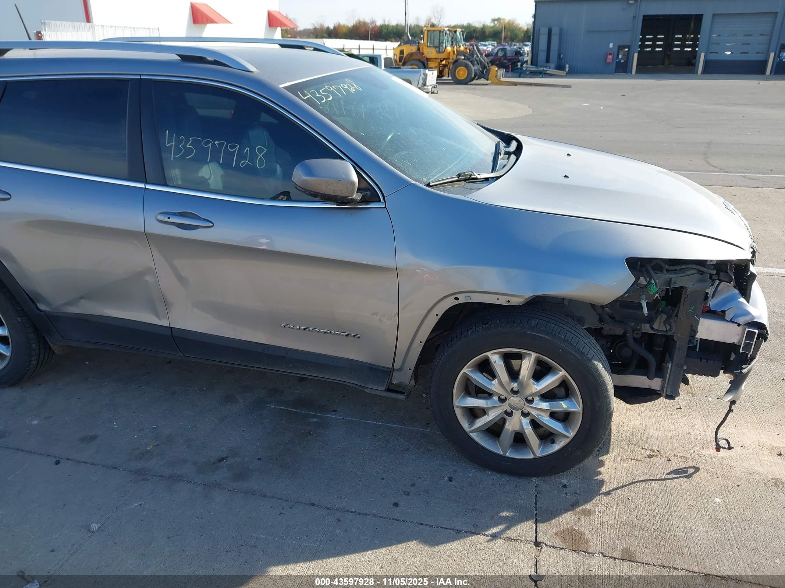 JEEP CHEROKEE image 6