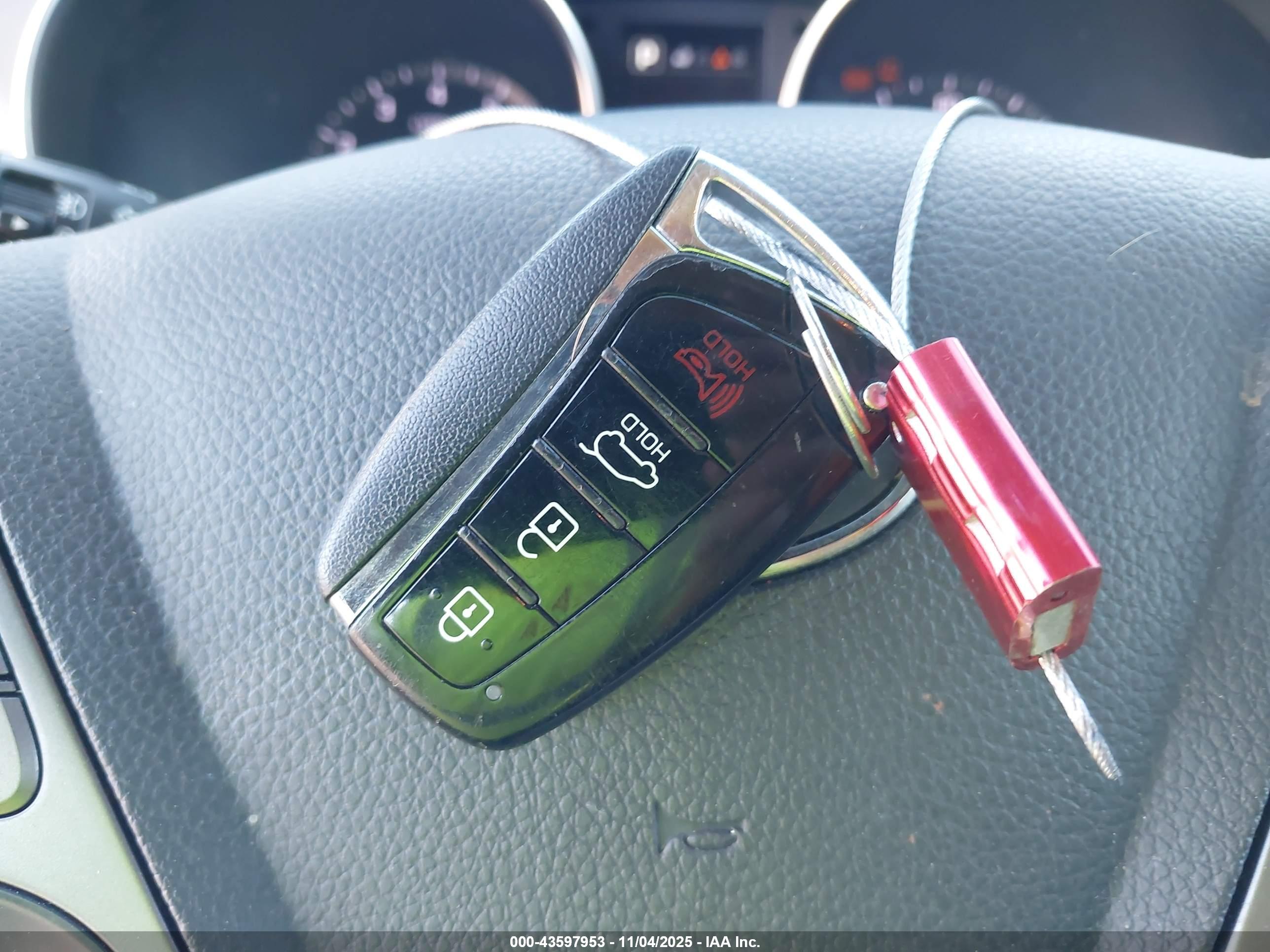 HYUNDAI SANTA image 11