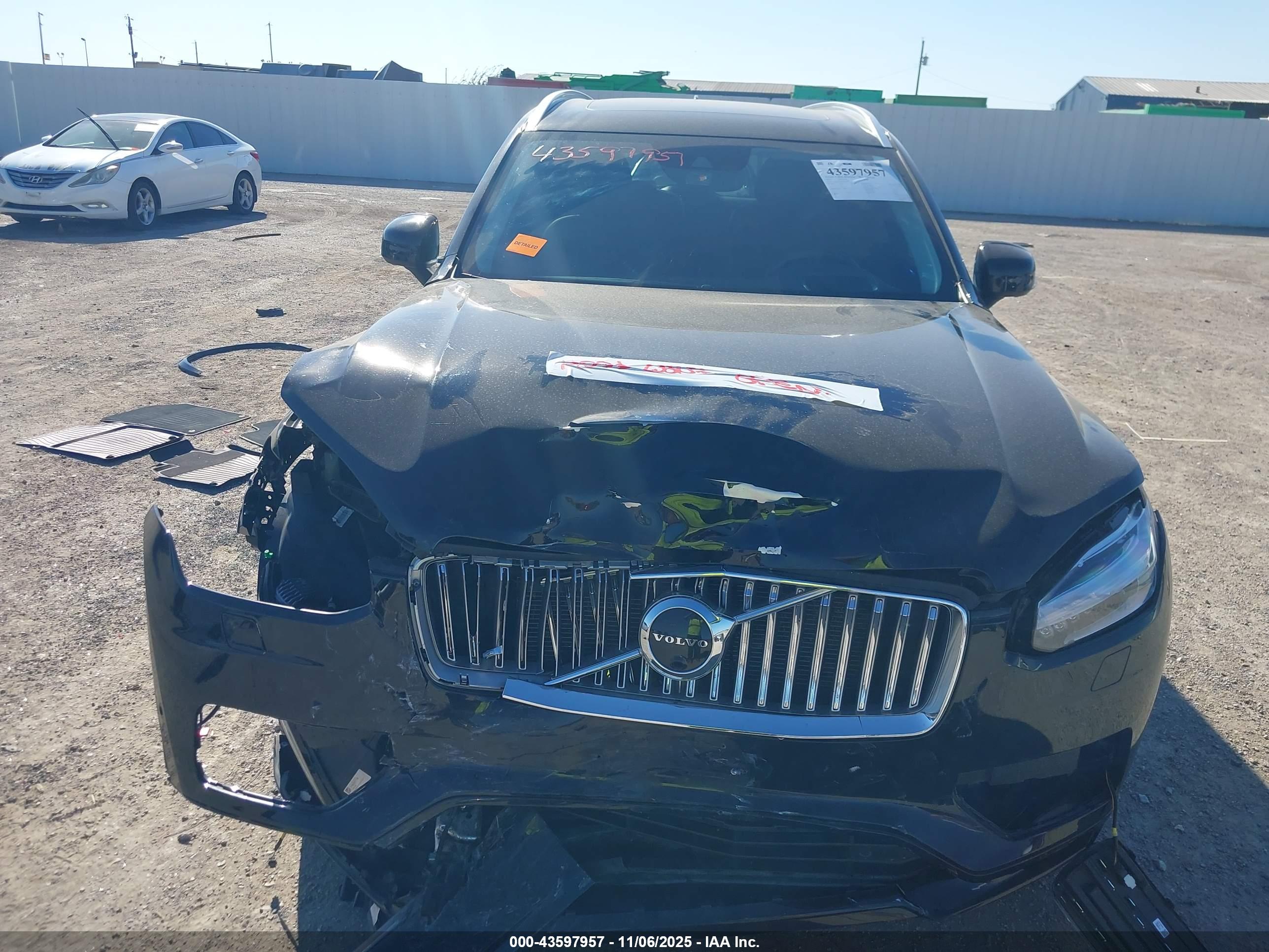 VOLVO XC90 image 10