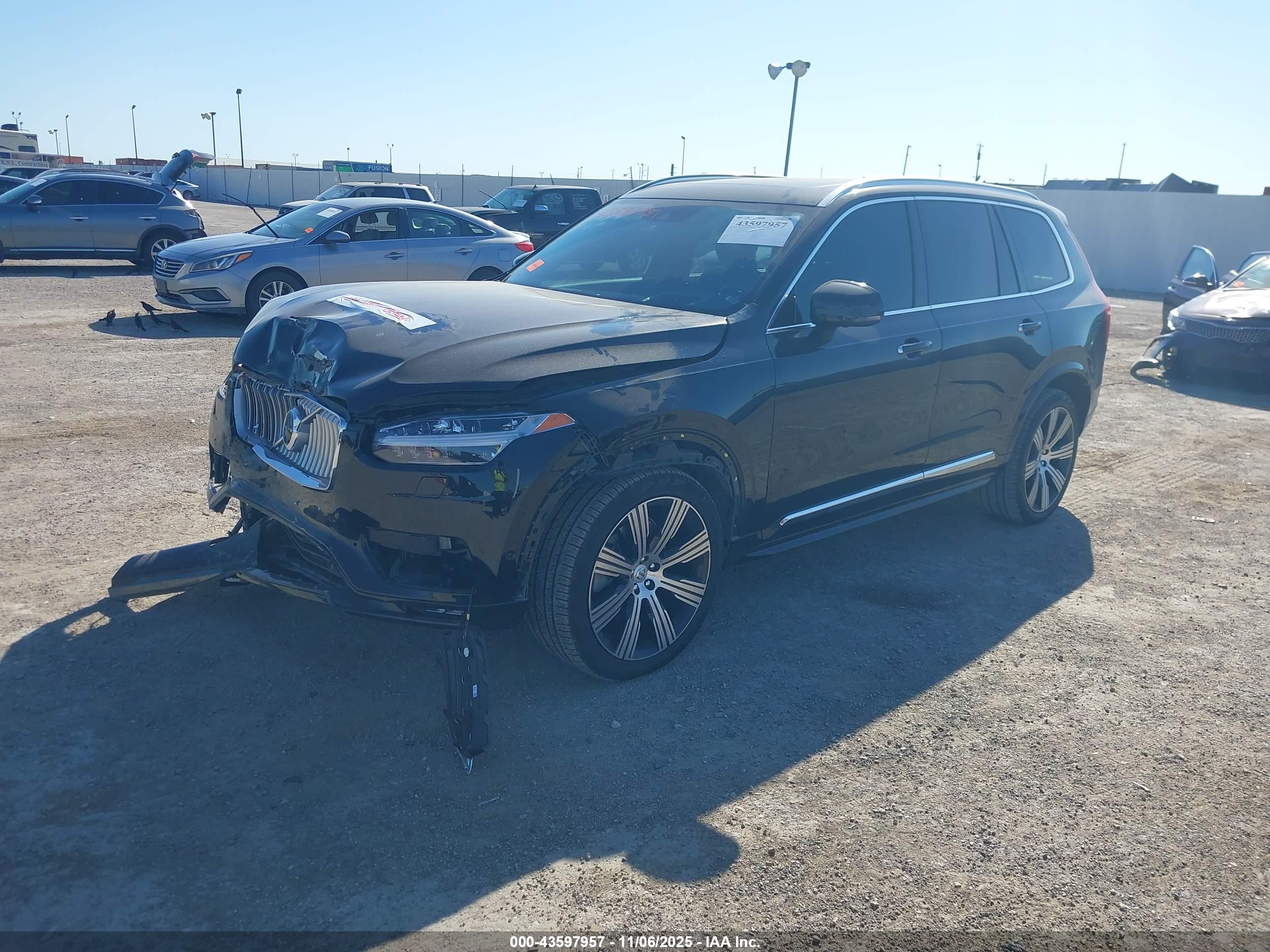 VOLVO XC90 image 2