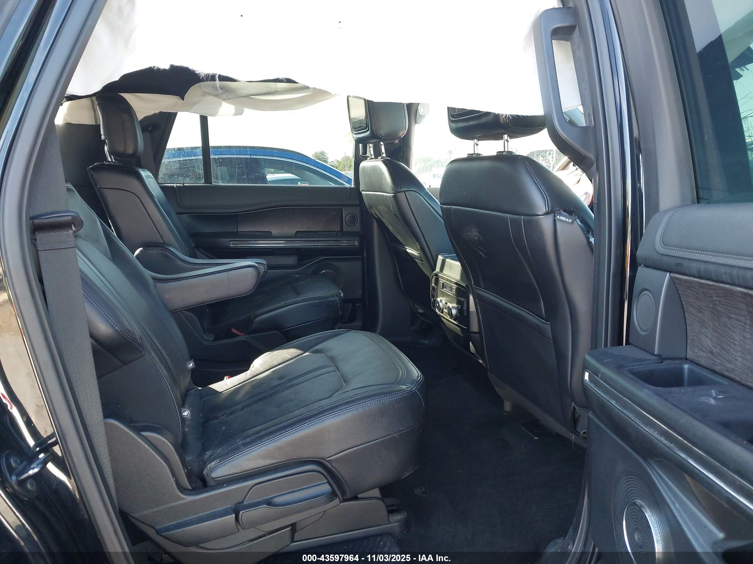 FORD EXPEDITION image 8