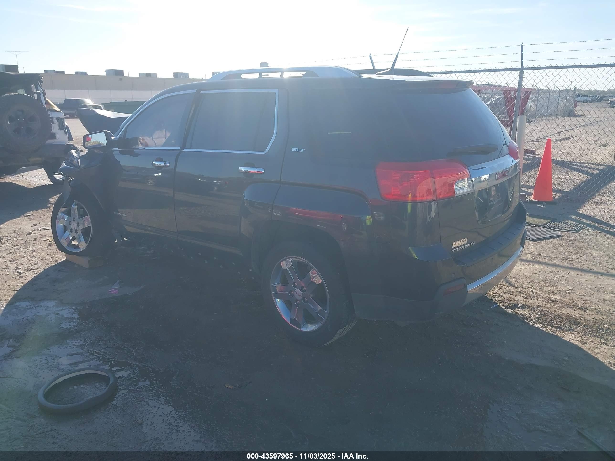 GMC TERRAIN image 3