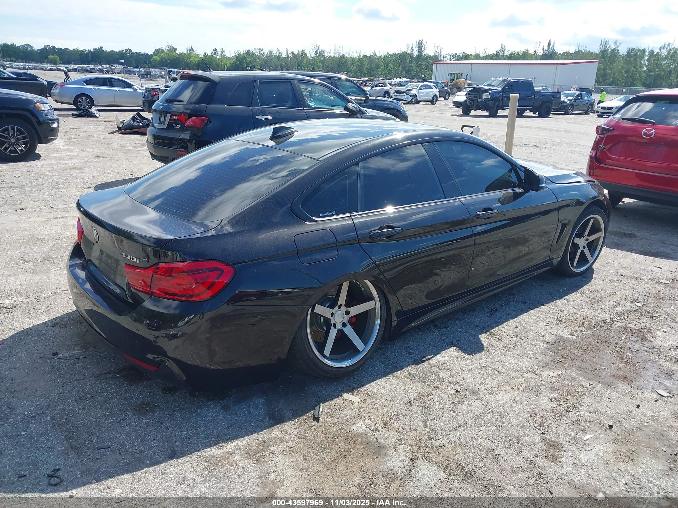 BMW 440I image 4