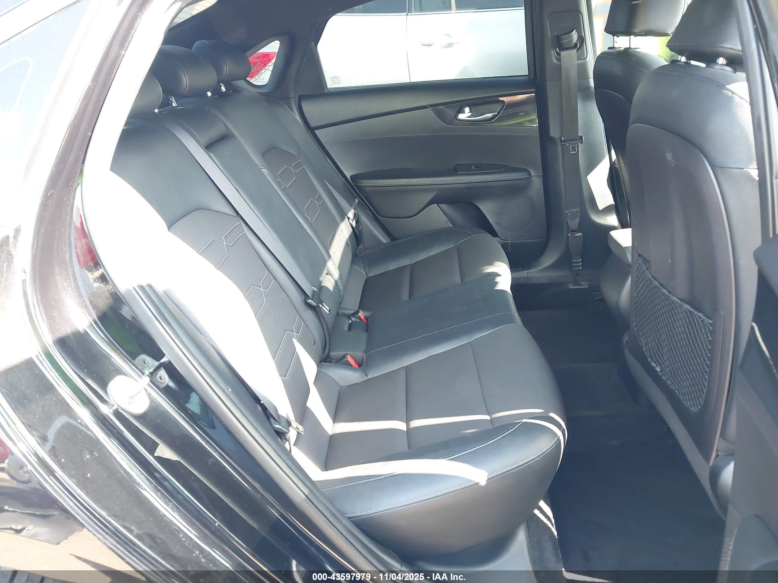 KIA FORTE image 8