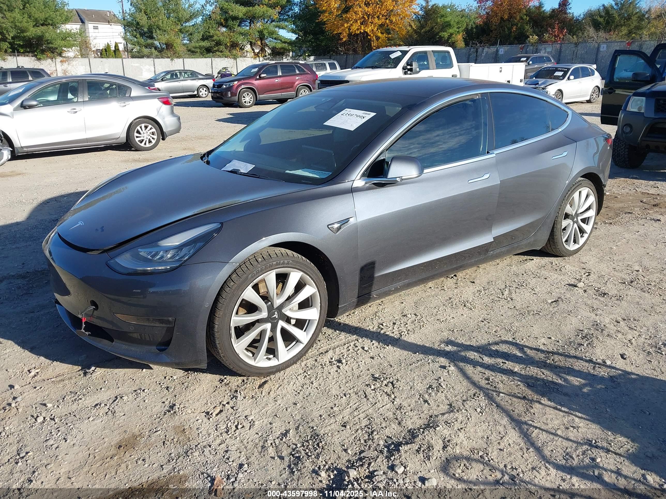 TESLA MODEL image 2