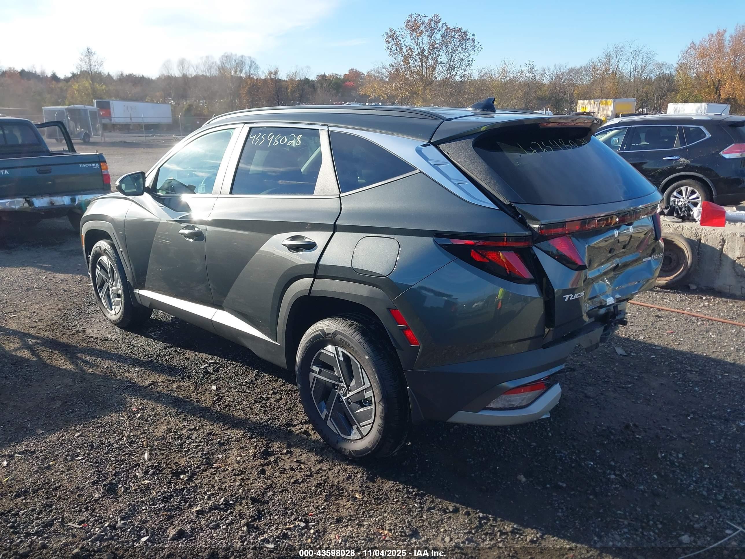 HYUNDAI TUCSON image 3