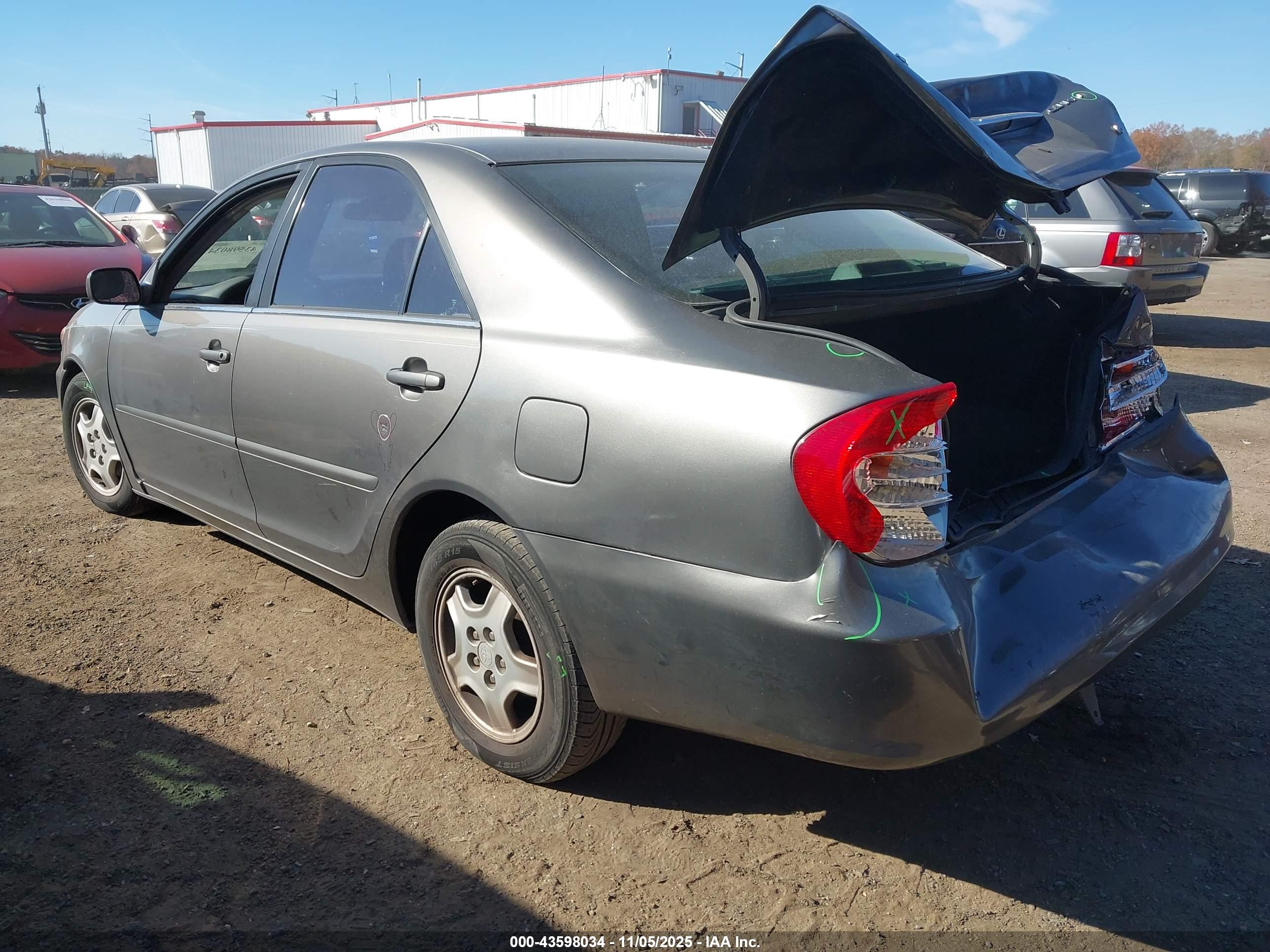 TOYOTA CAMRY image 3