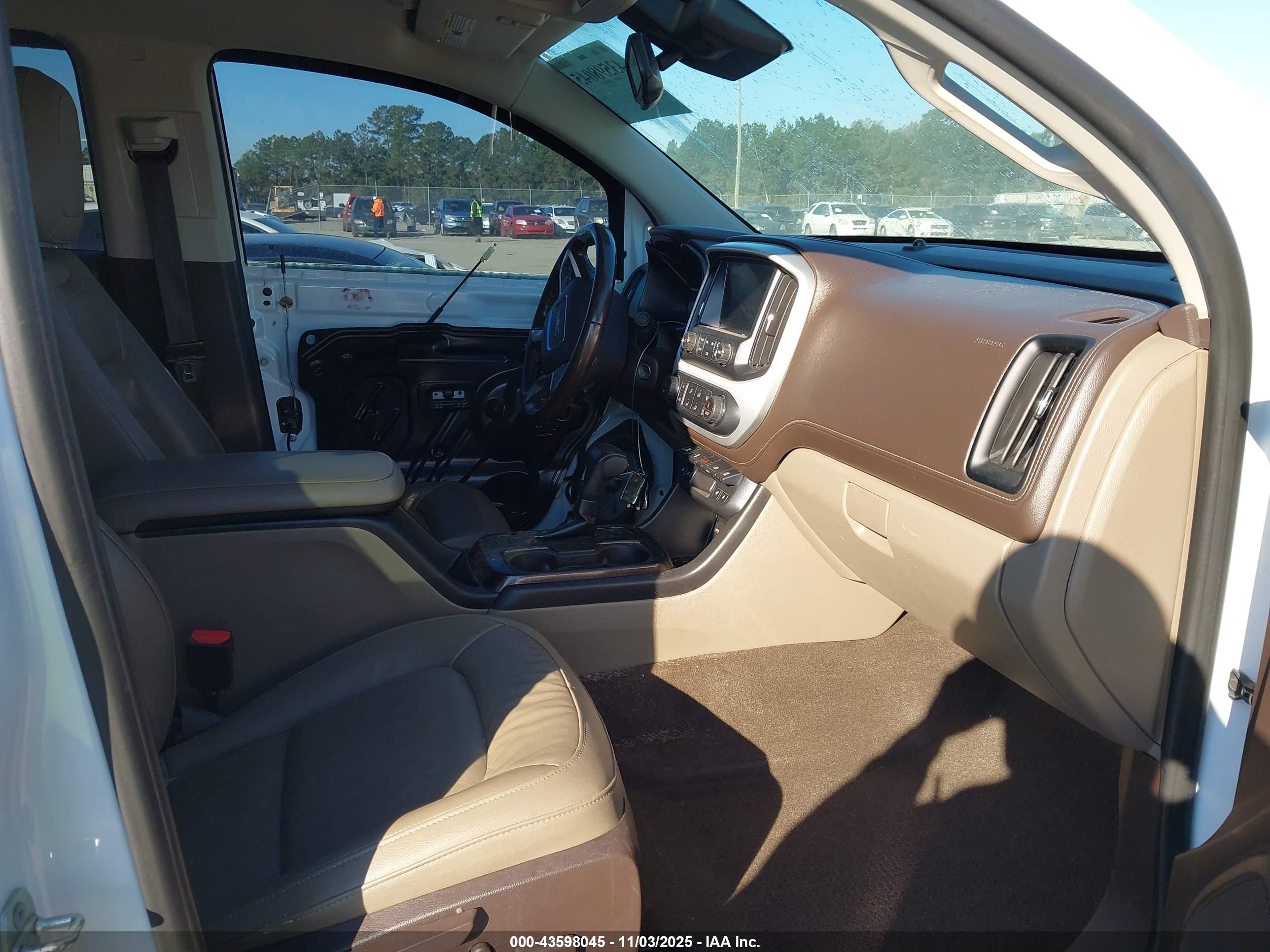 GMC CANYON image 5
