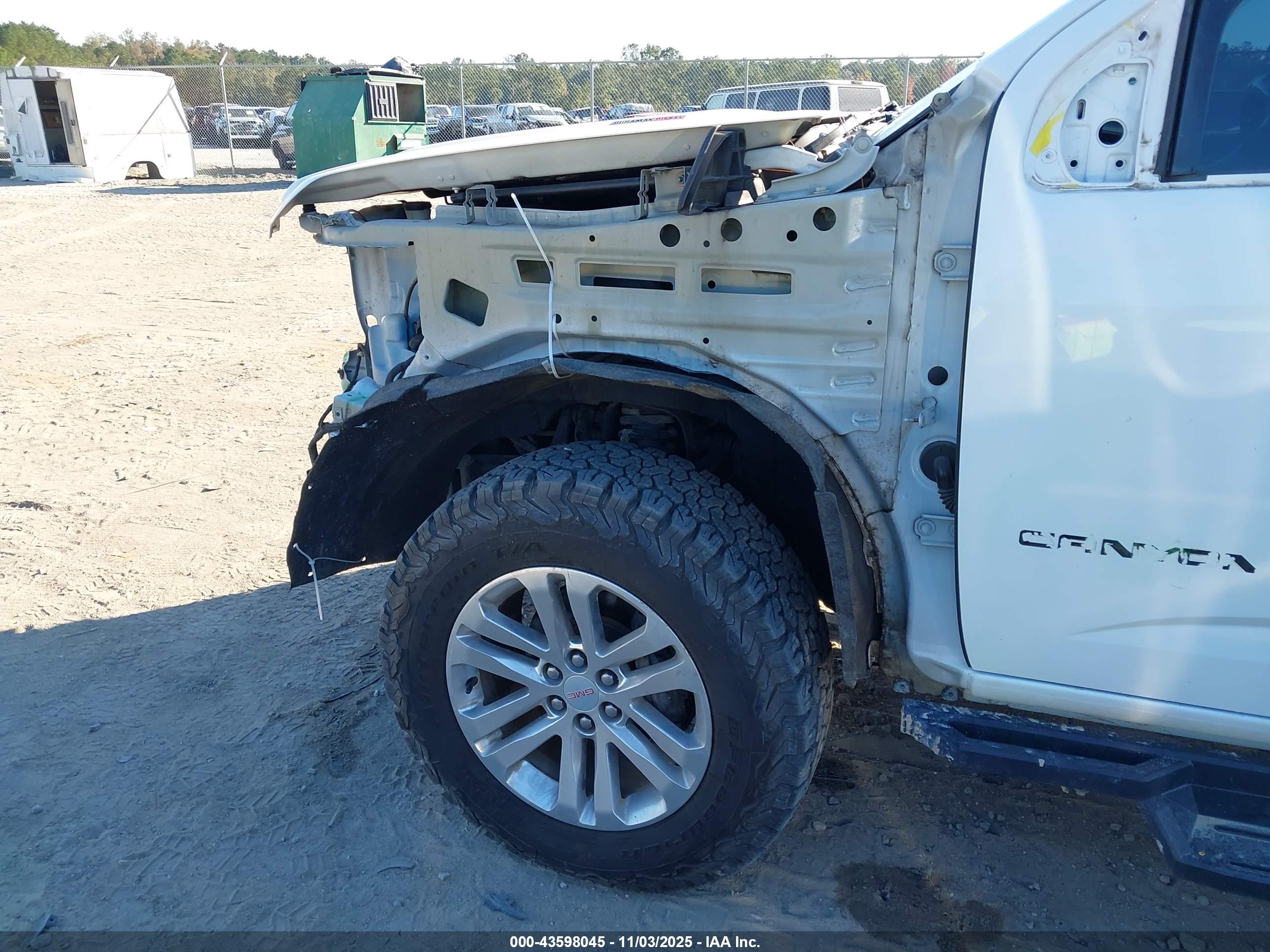 GMC CANYON image 6