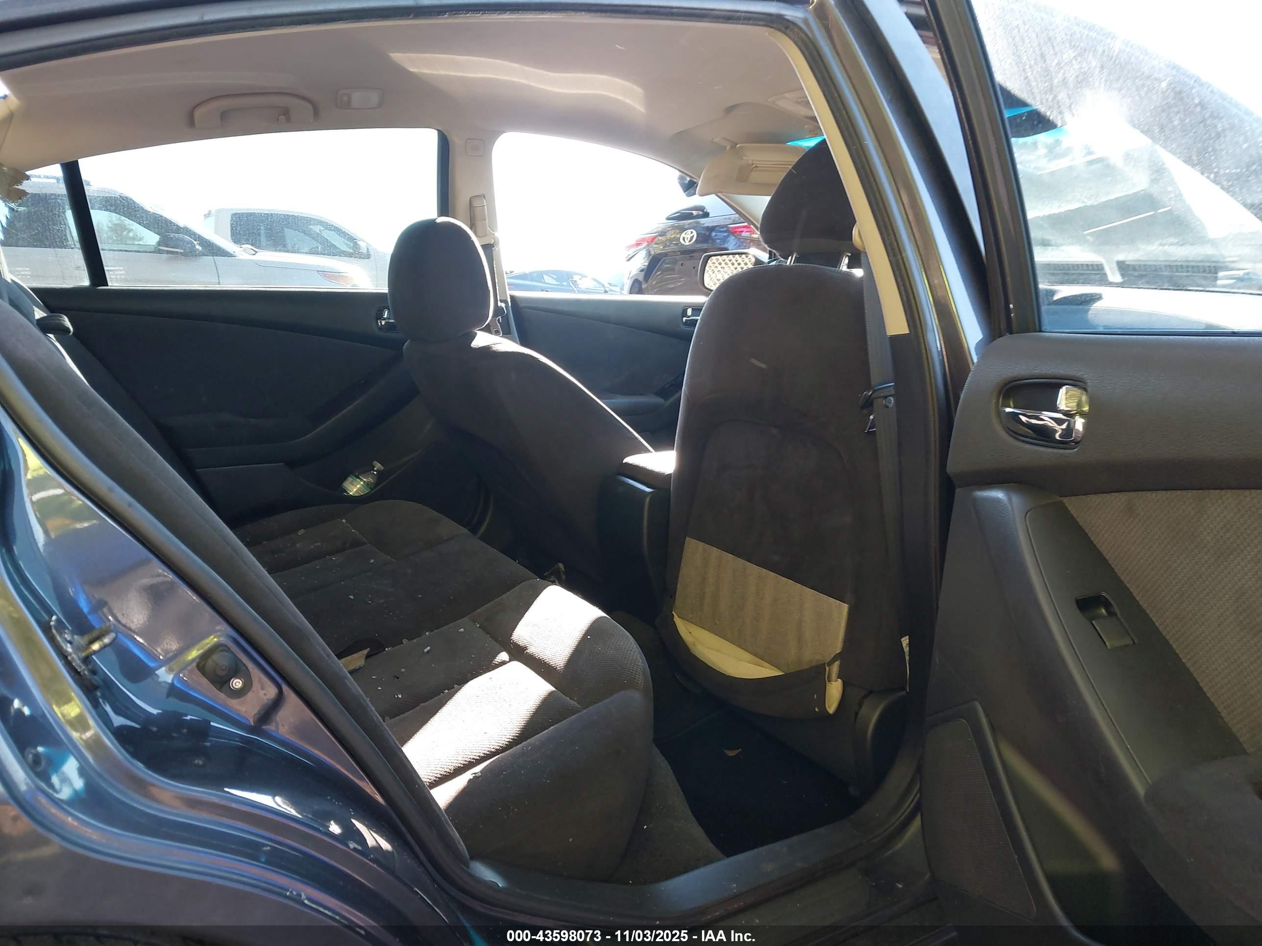NISSAN ALTIMA image 8