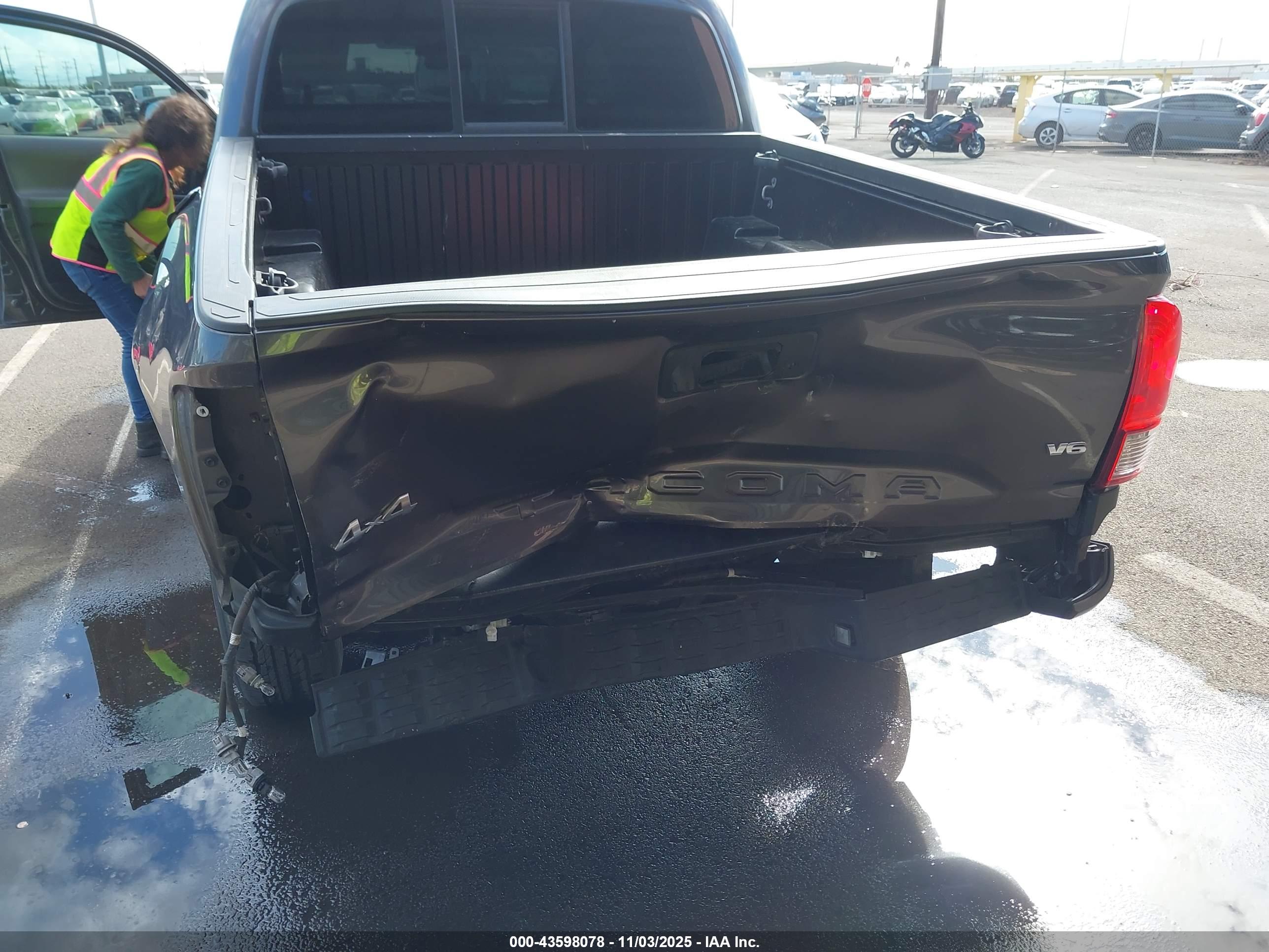 TOYOTA TACOMA image 6