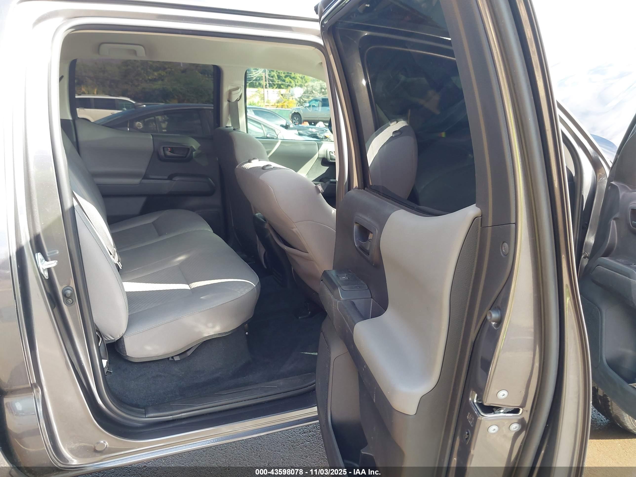 TOYOTA TACOMA image 8
