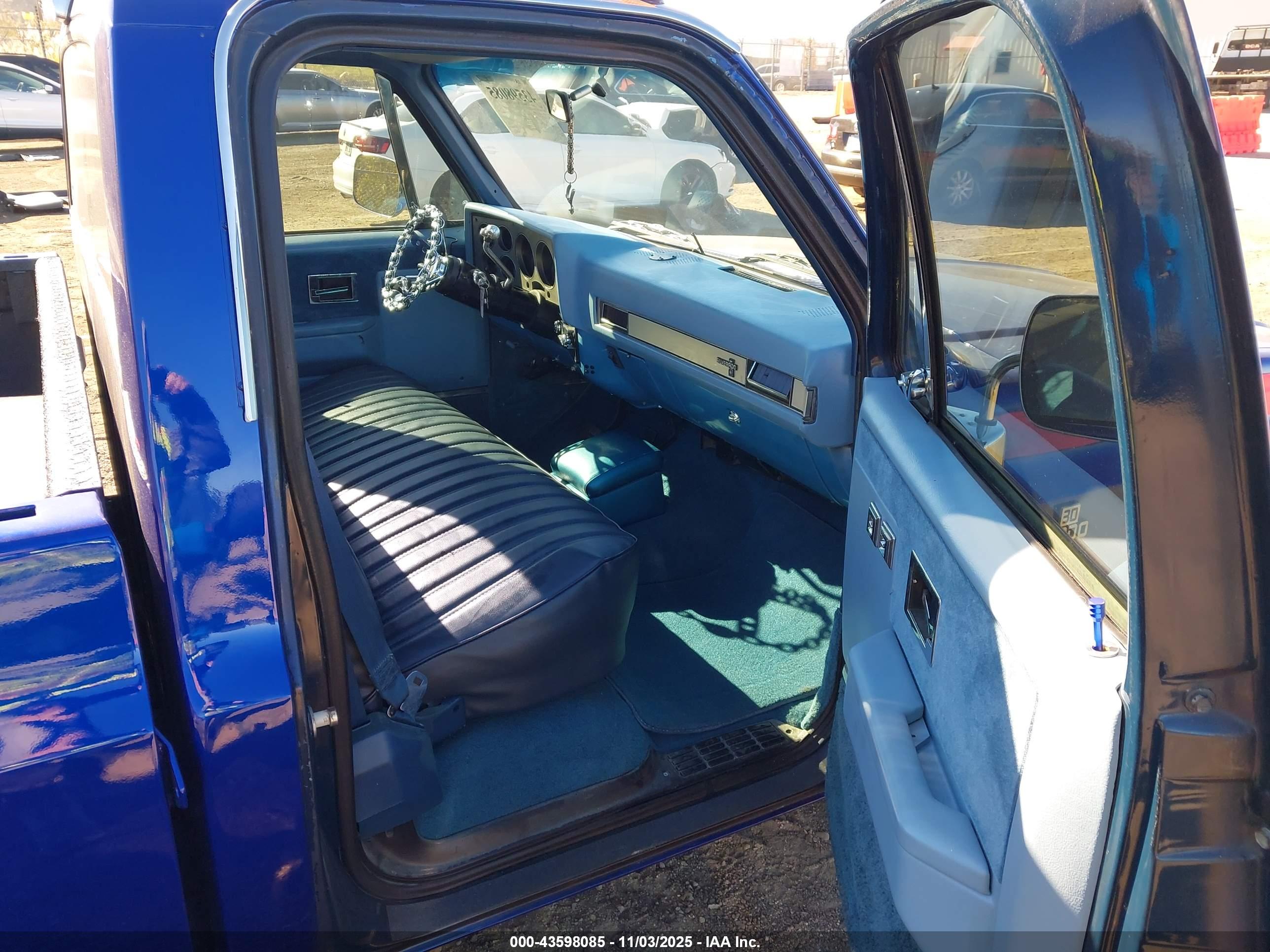 CHEVROLET C30 image 5