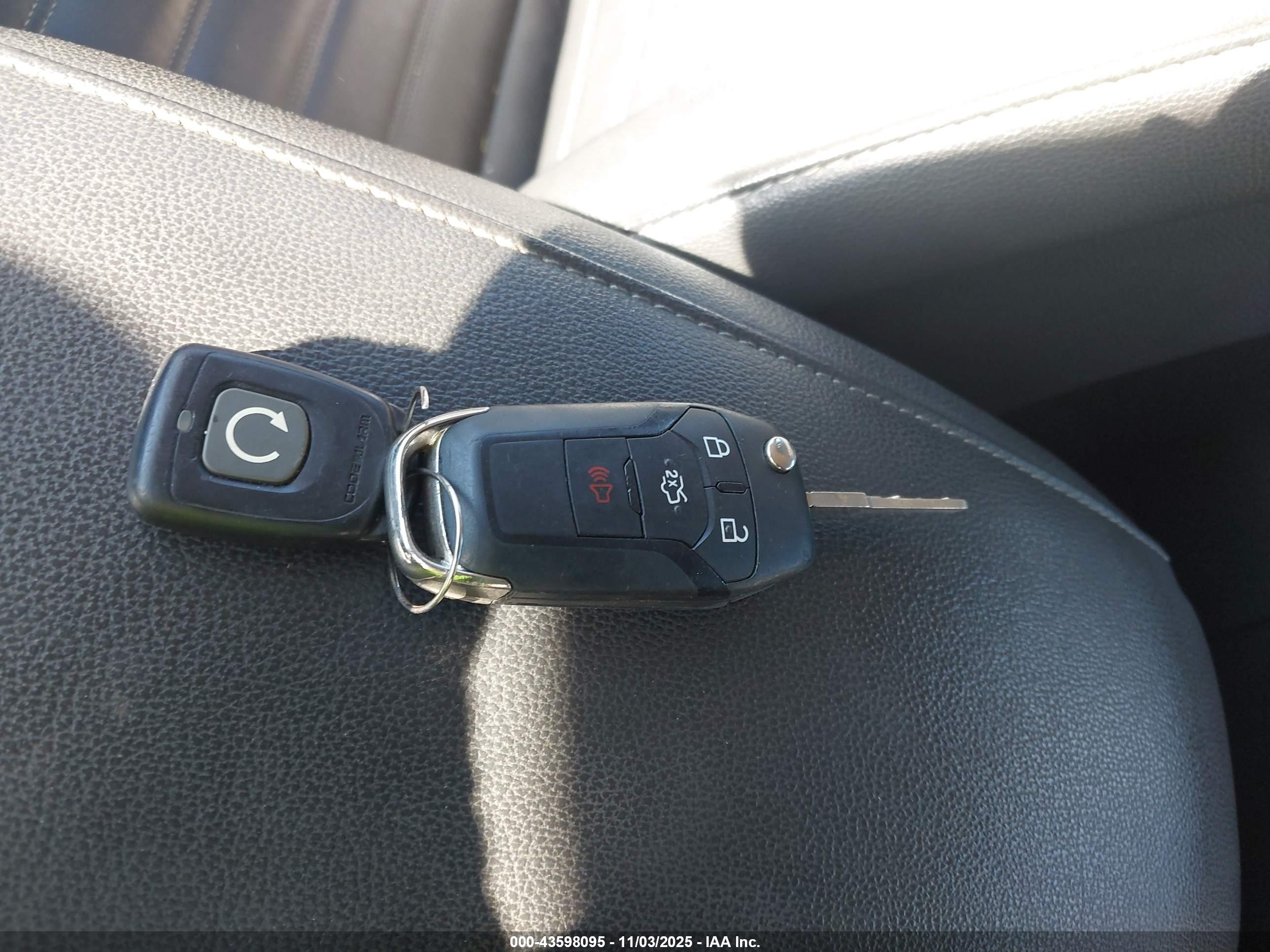 FORD FUSION image 11