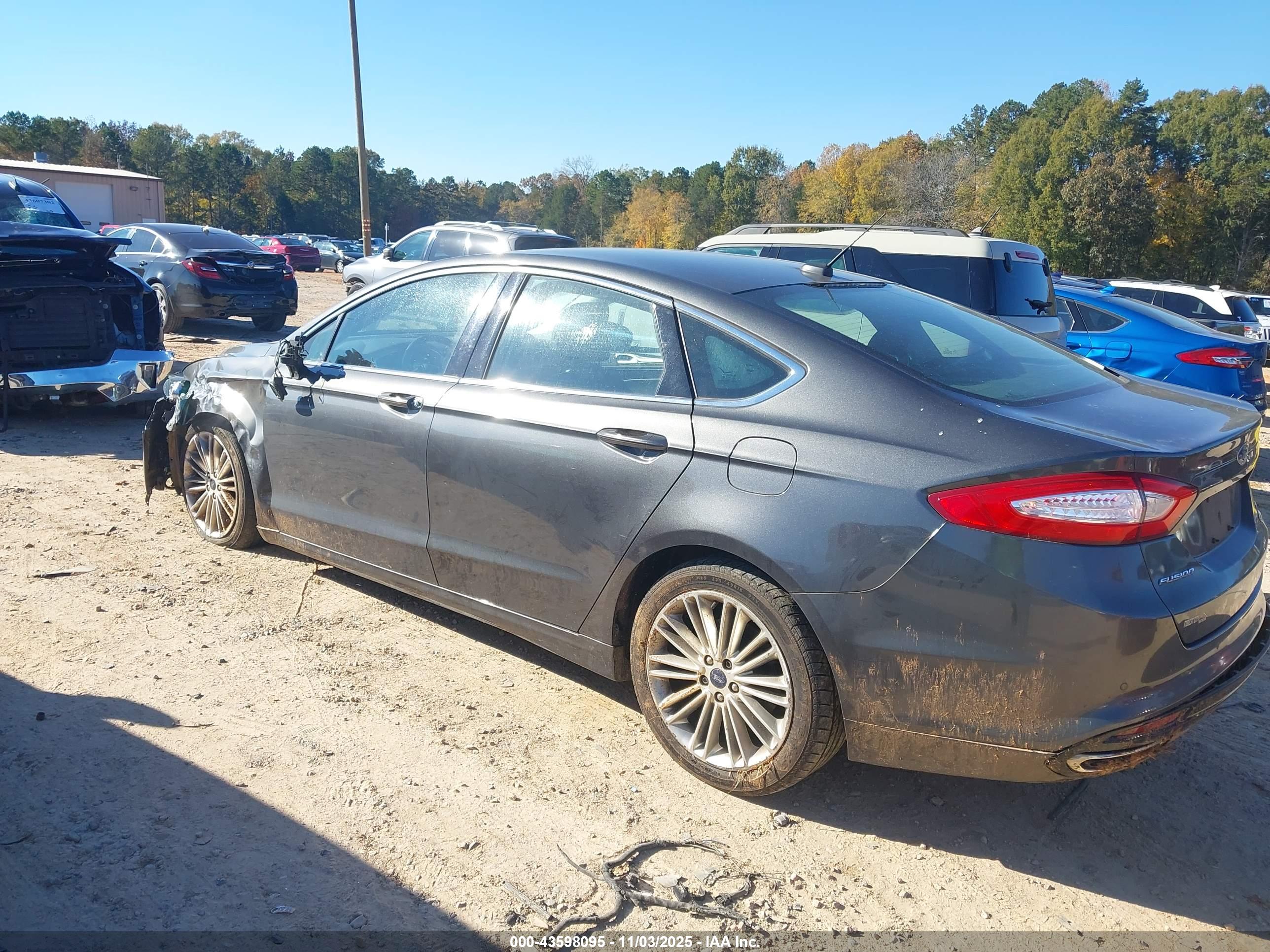 FORD FUSION image 3