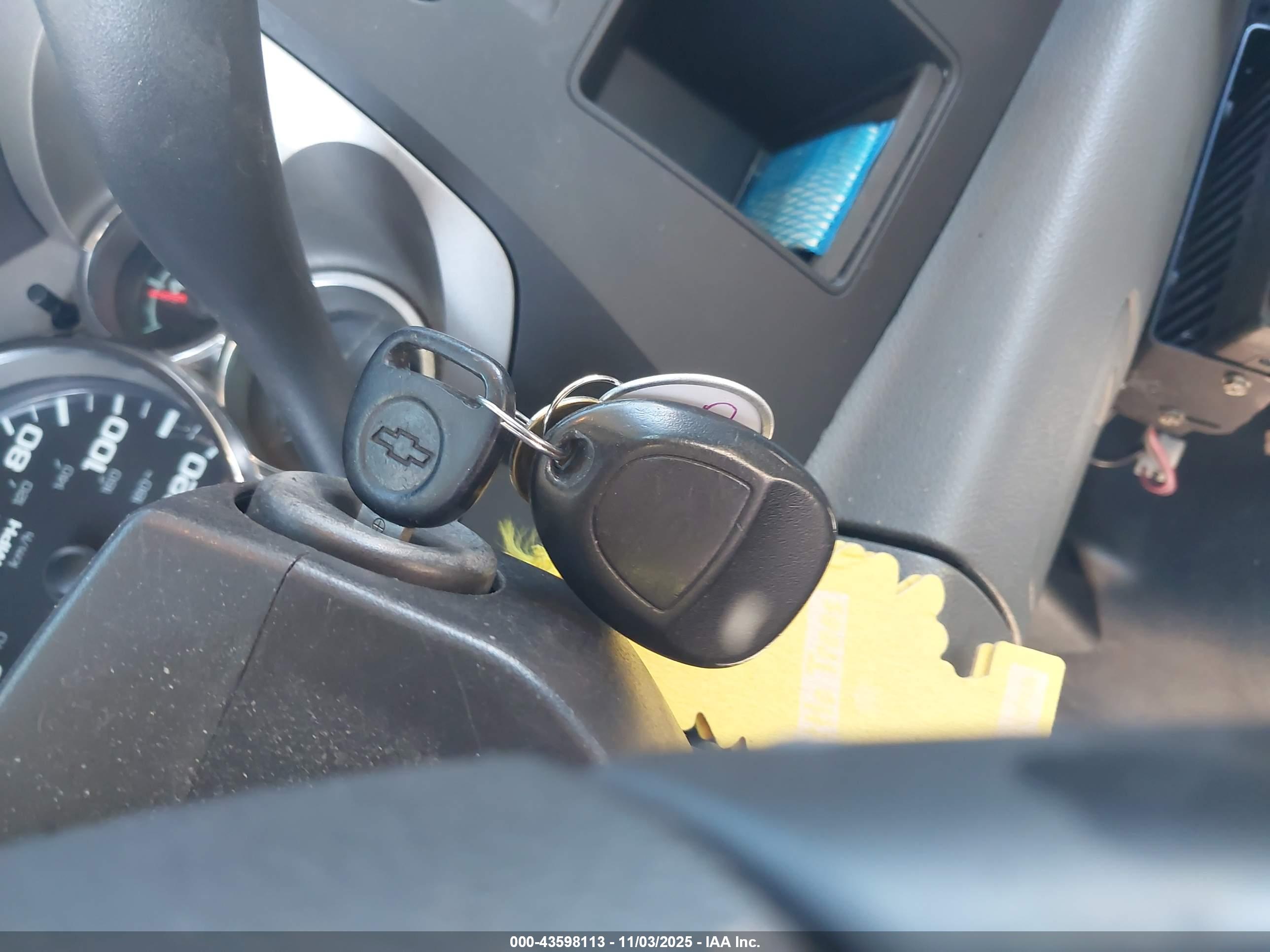CHEVROLET SILVERADO image 11