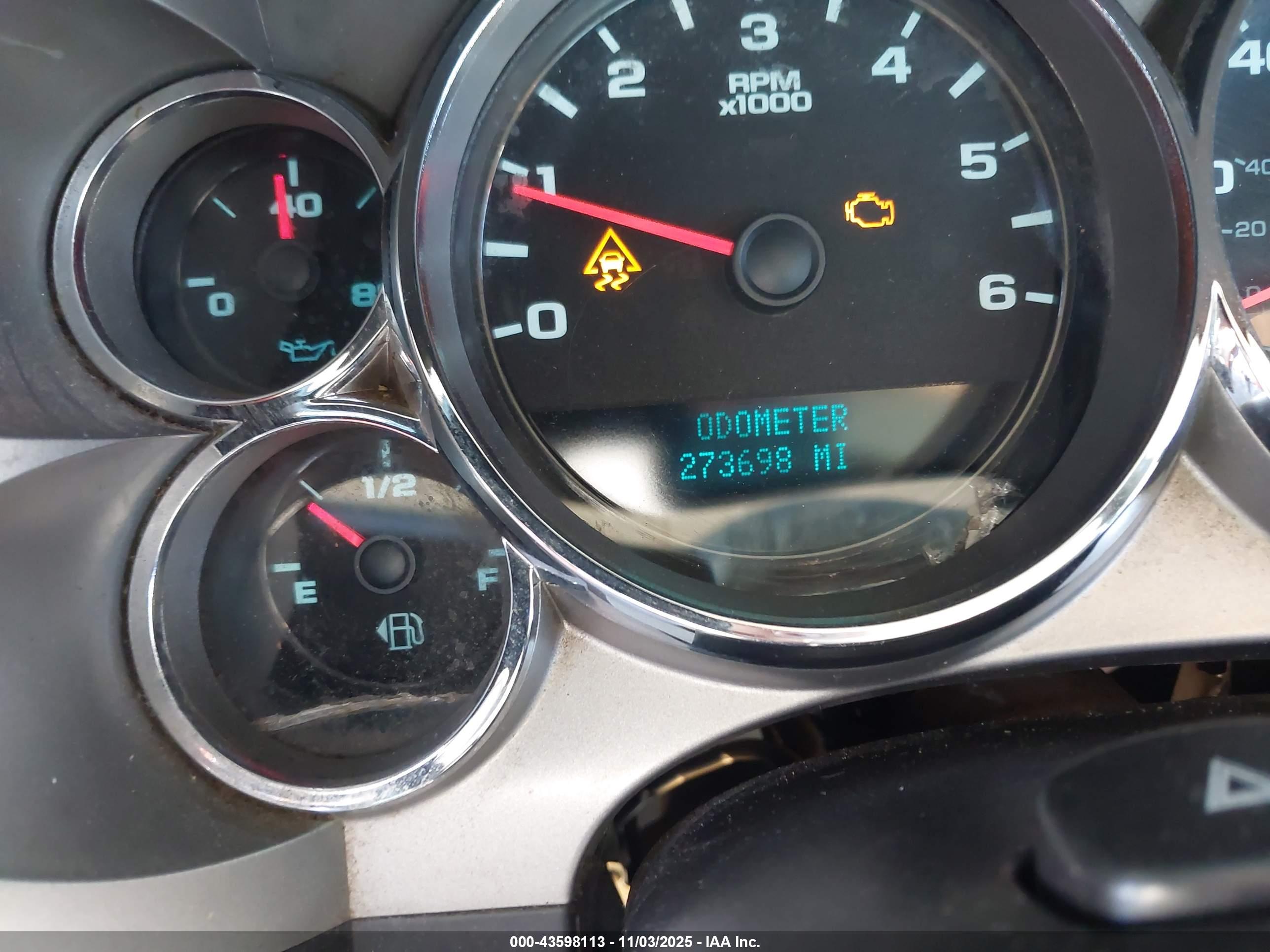 CHEVROLET SILVERADO image 7