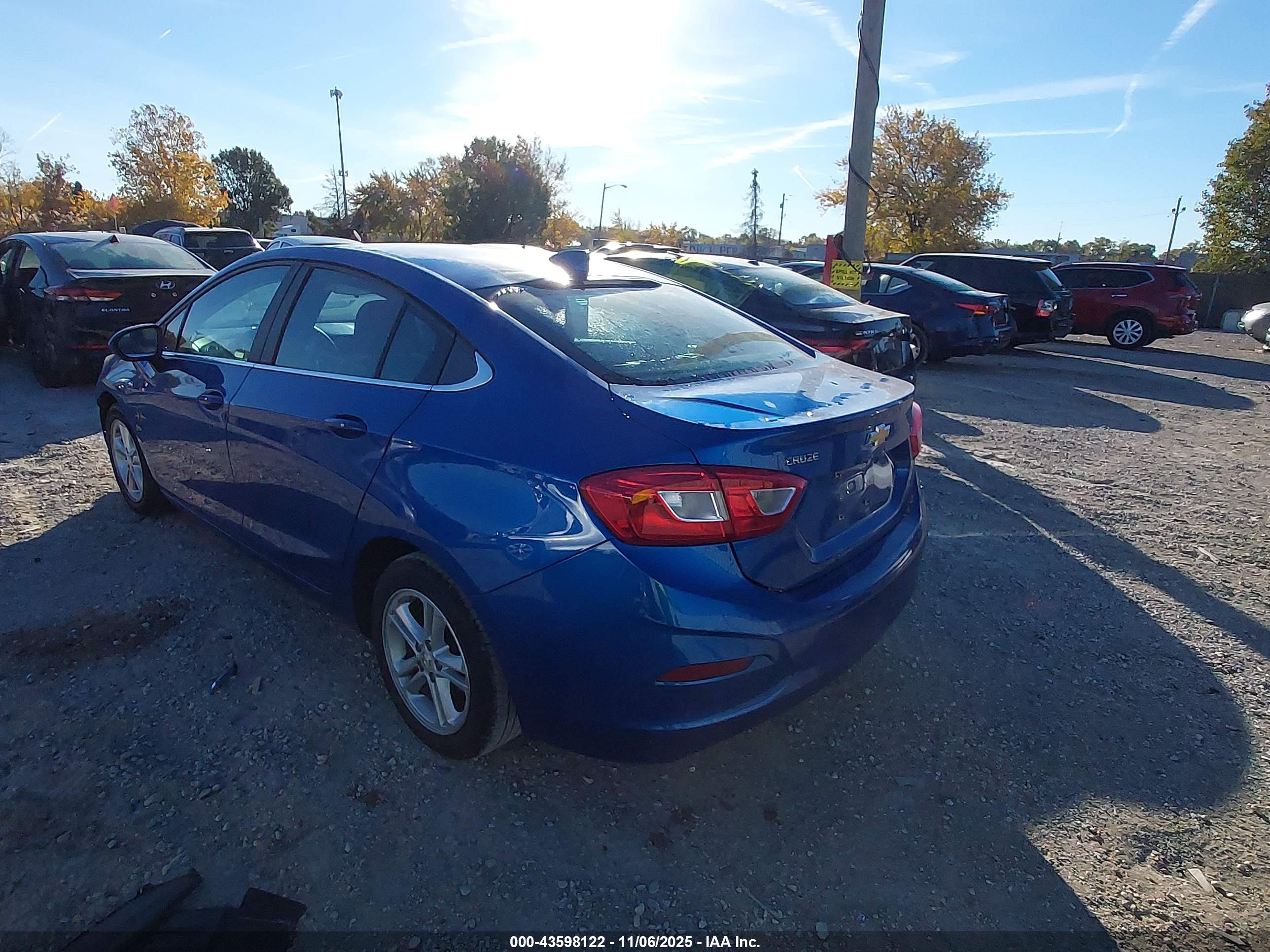 CHEVROLET CRUZE image 3