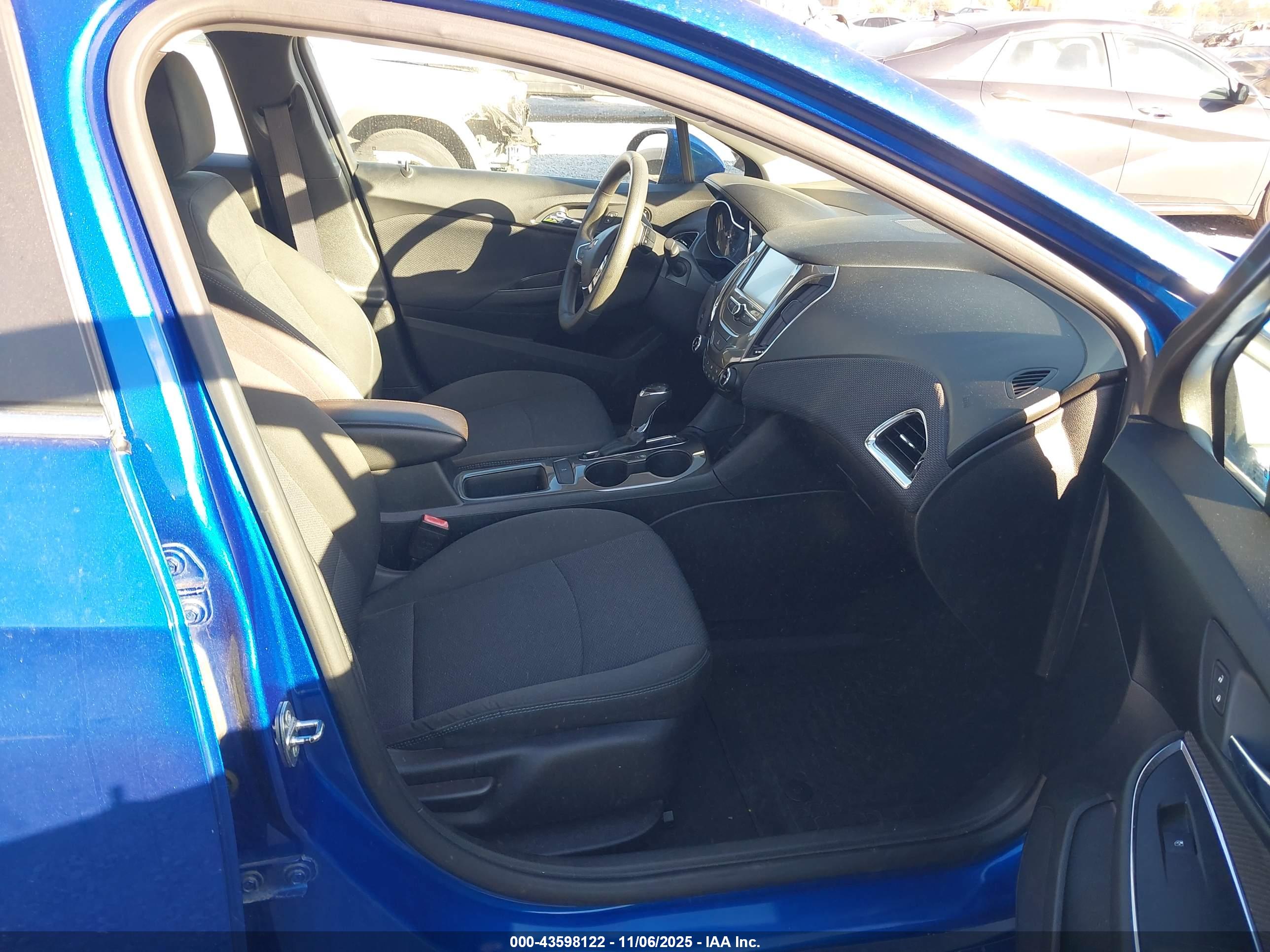 CHEVROLET CRUZE image 5