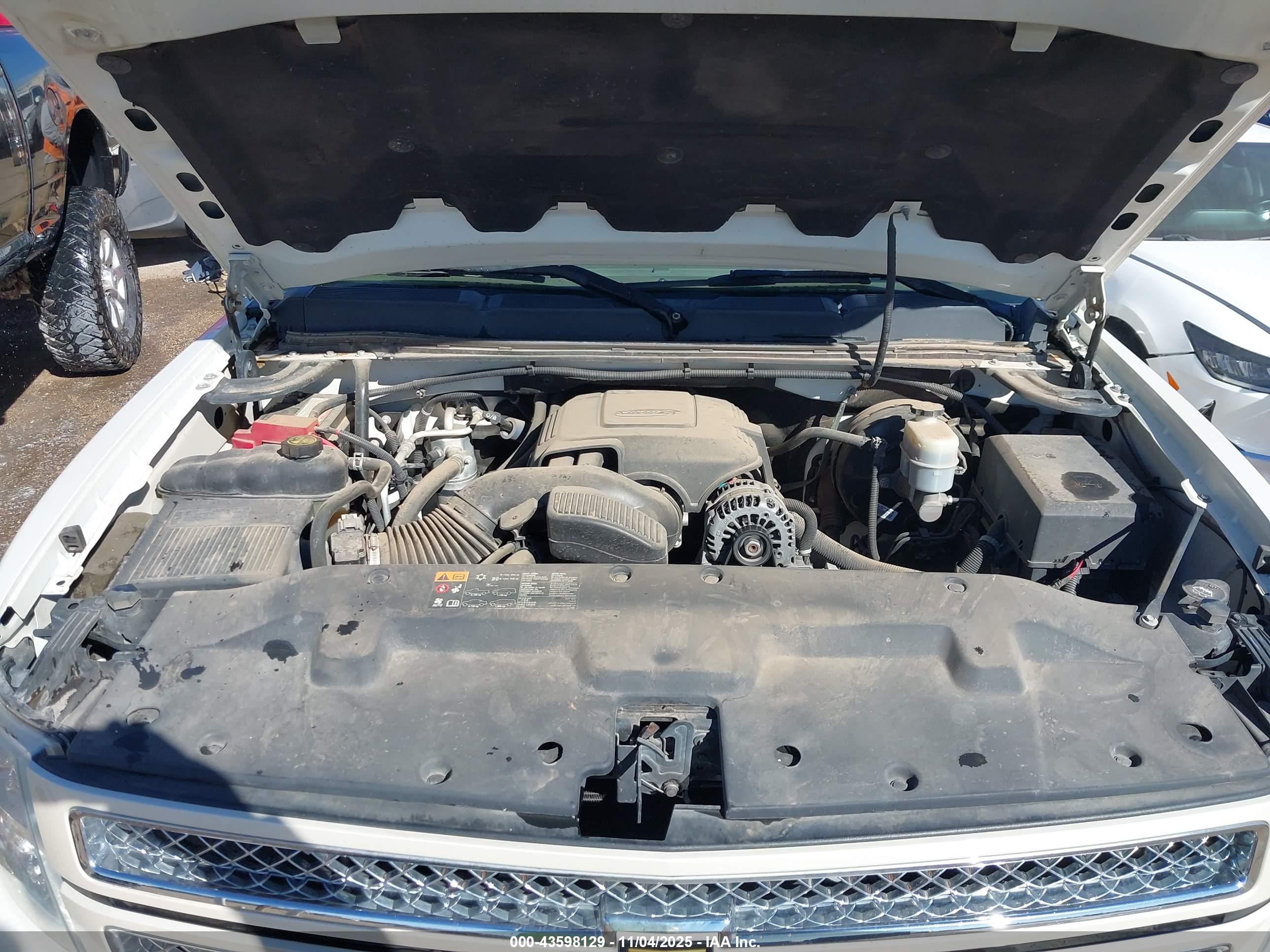 CHEVROLET SILVERADO image 10