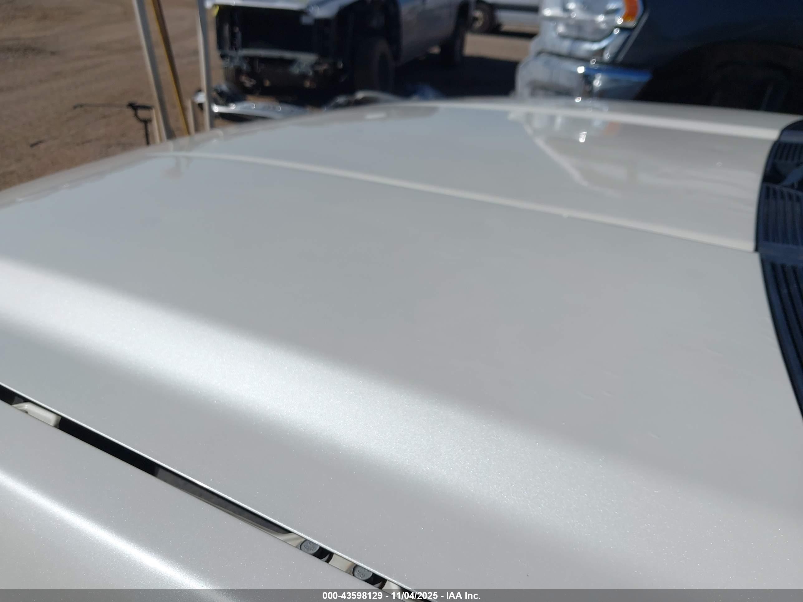 CHEVROLET SILVERADO image 6