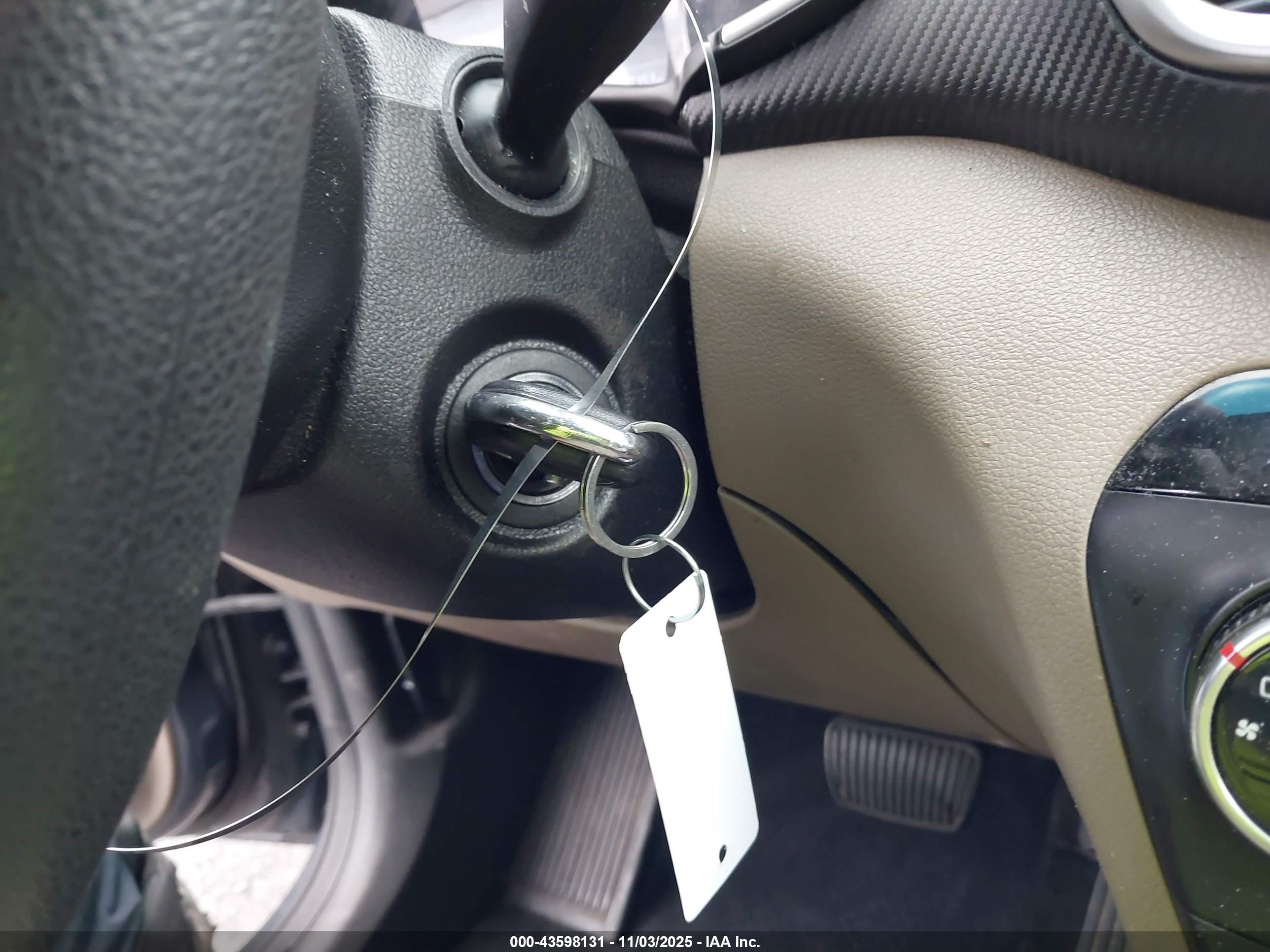 HYUNDAI TUCSON image 11