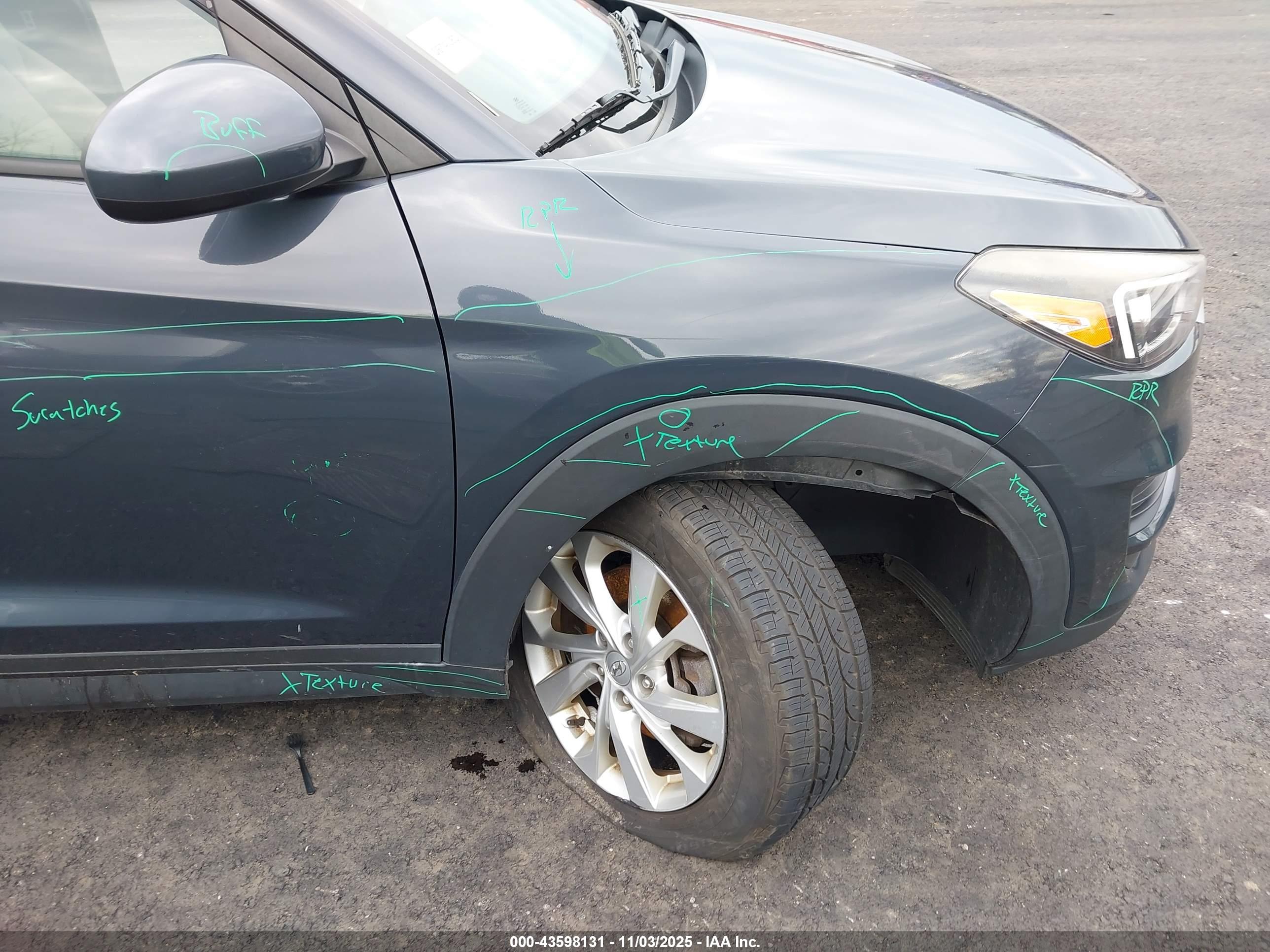 HYUNDAI TUCSON image 6