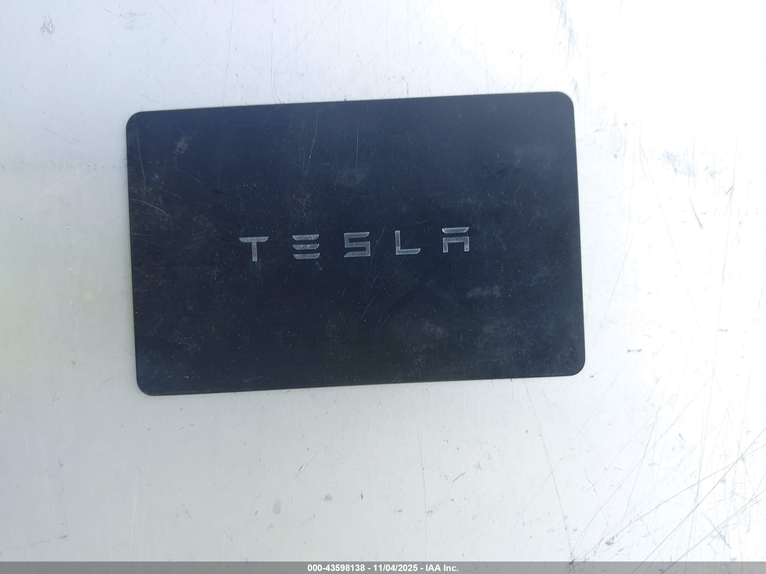 TESLA MODEL image 11