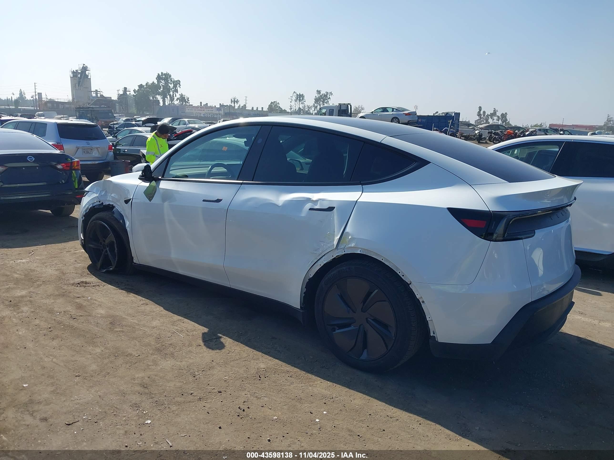 TESLA MODEL image 3