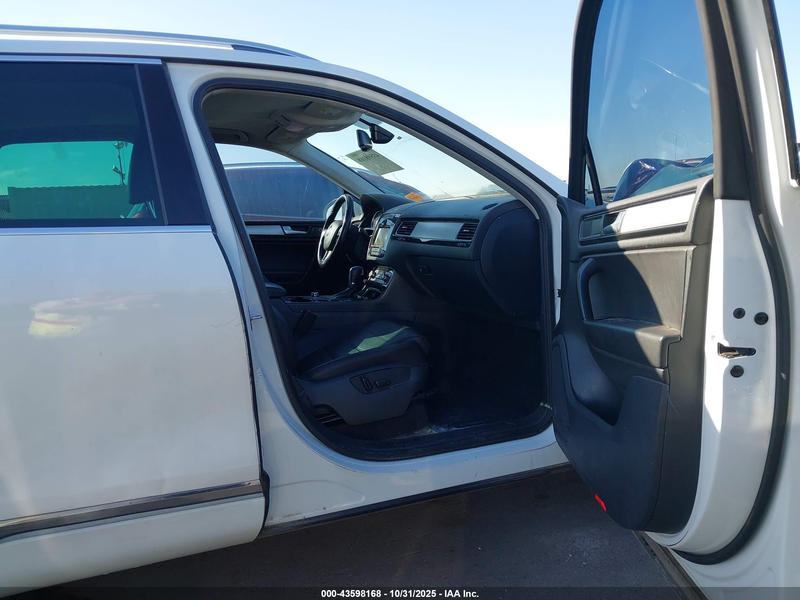 VOLKSWAGEN TOUAREG image 5