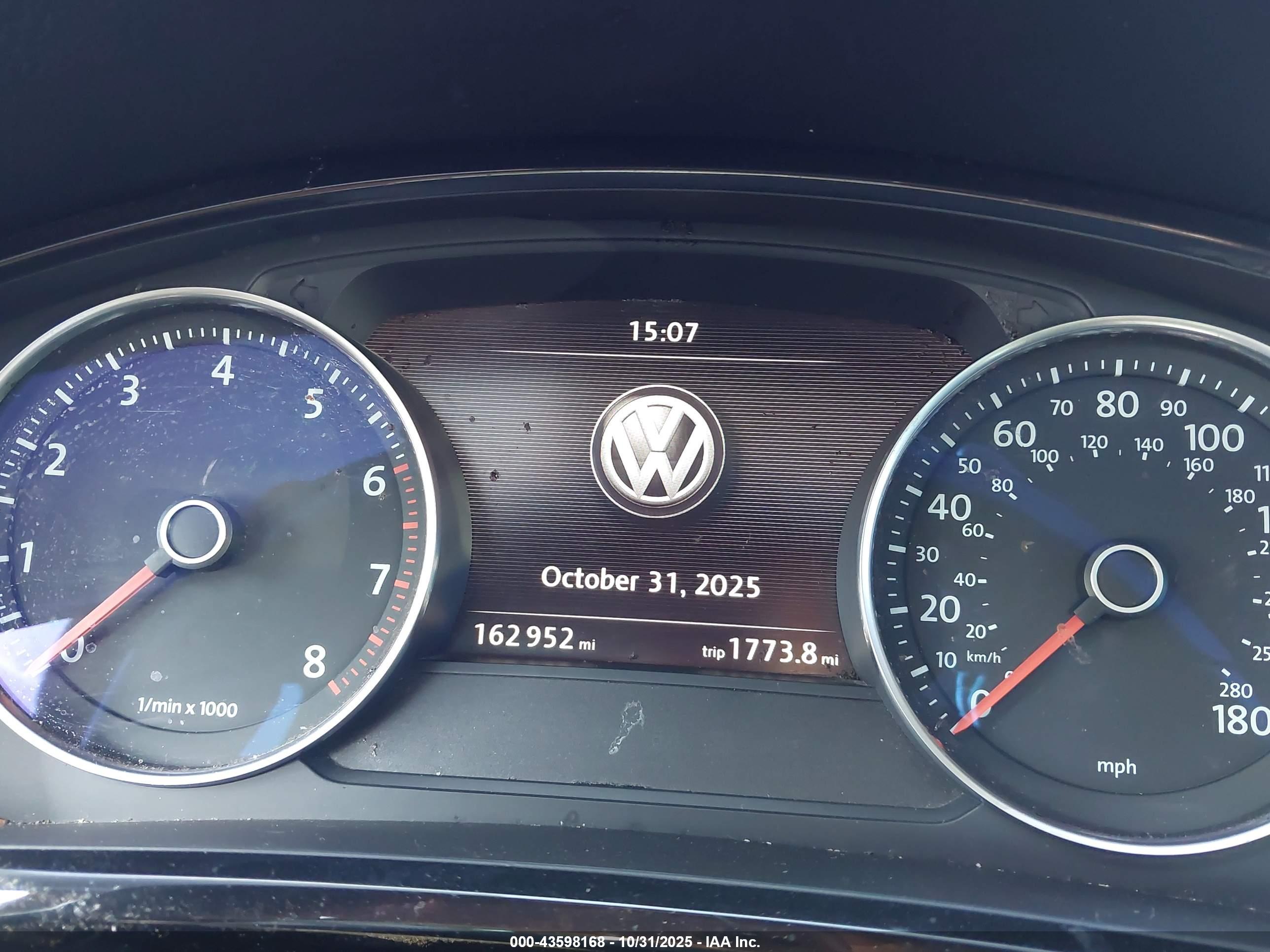 VOLKSWAGEN TOUAREG image 7