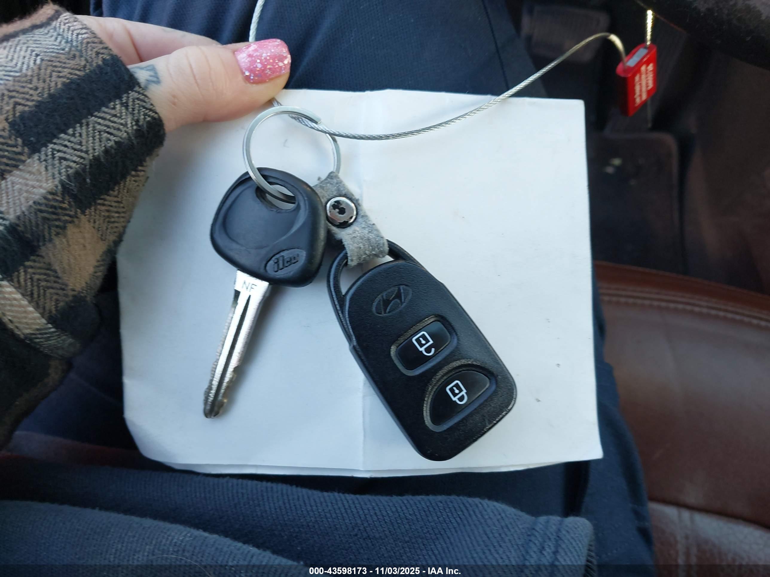 HYUNDAI TUCSON image 11