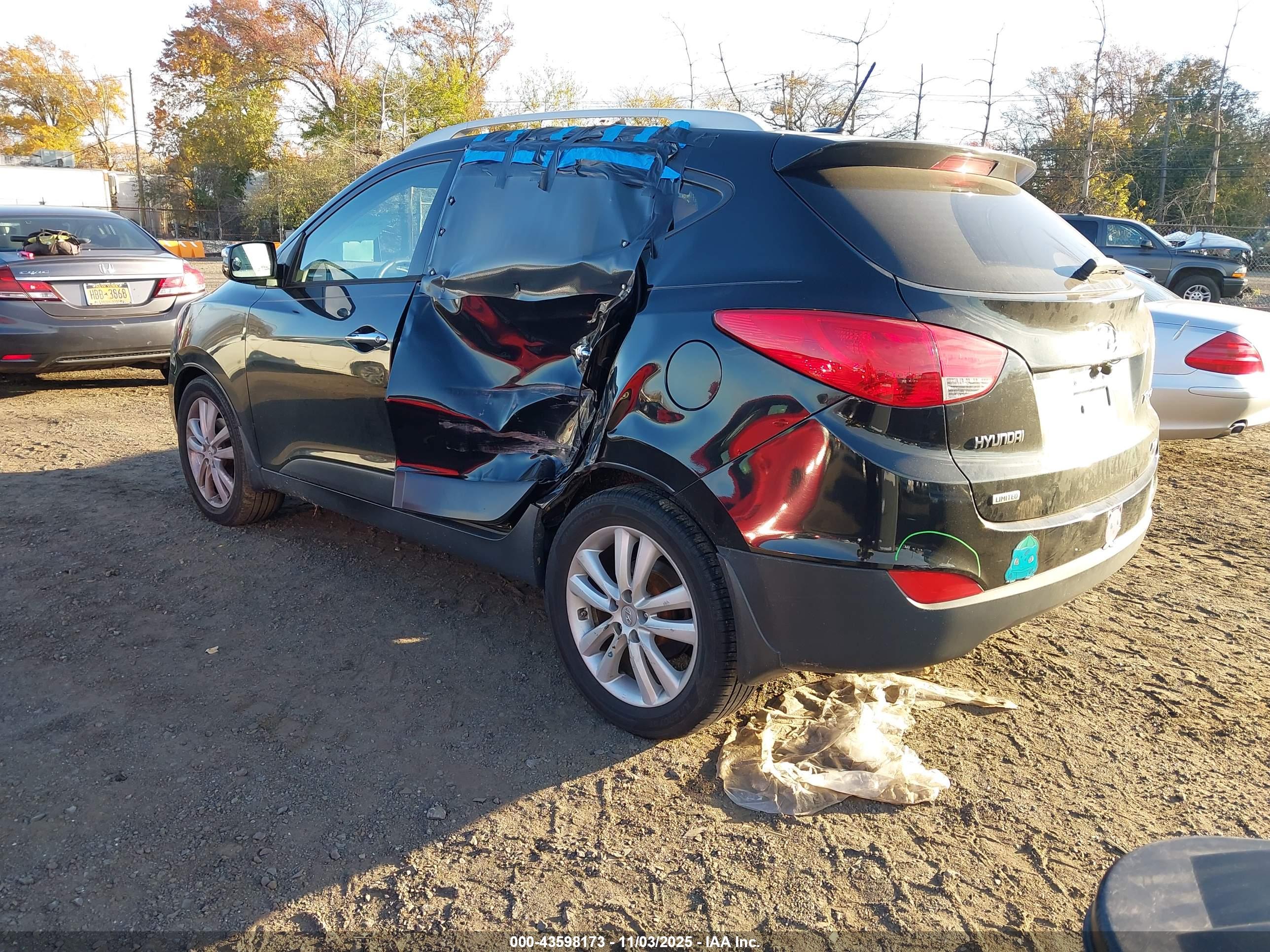 HYUNDAI TUCSON image 3