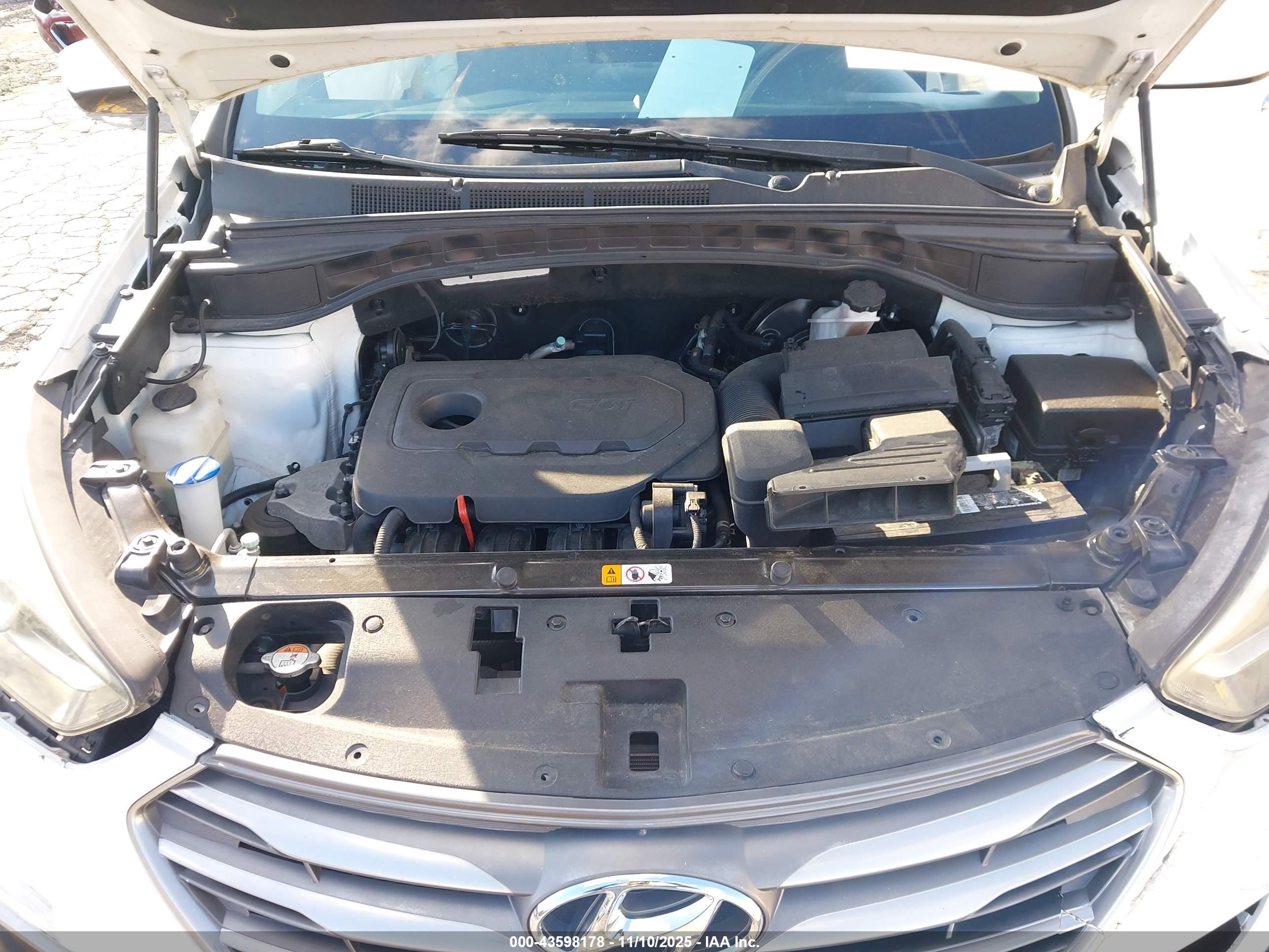 HYUNDAI SANTA image 10