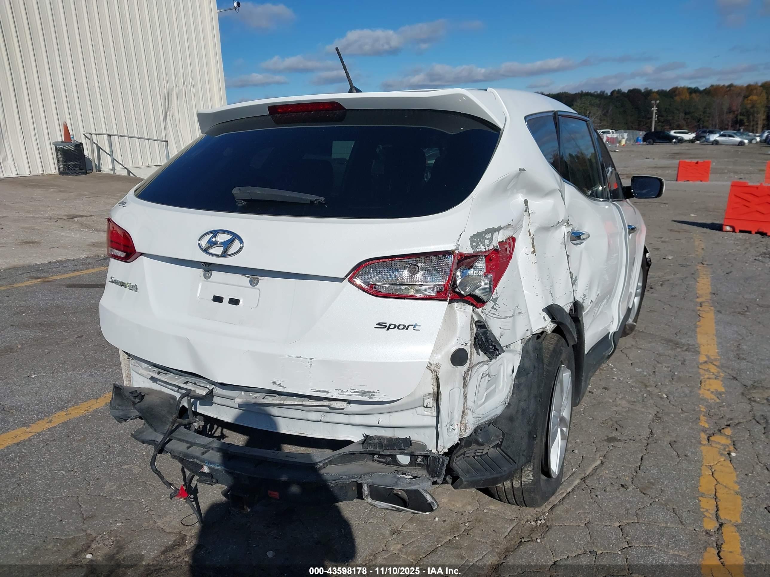 HYUNDAI SANTA image 4