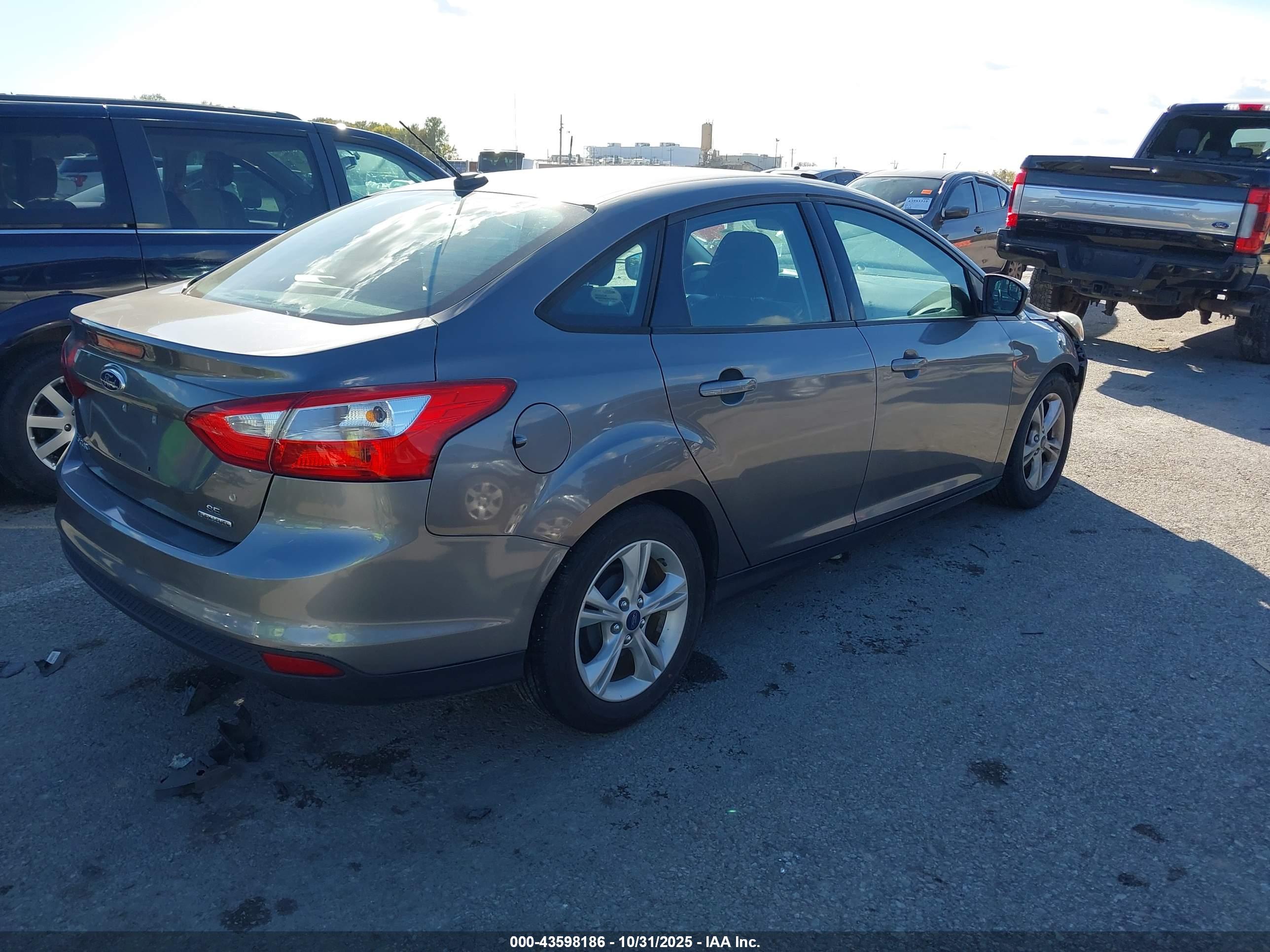 FORD FOCUS image 4