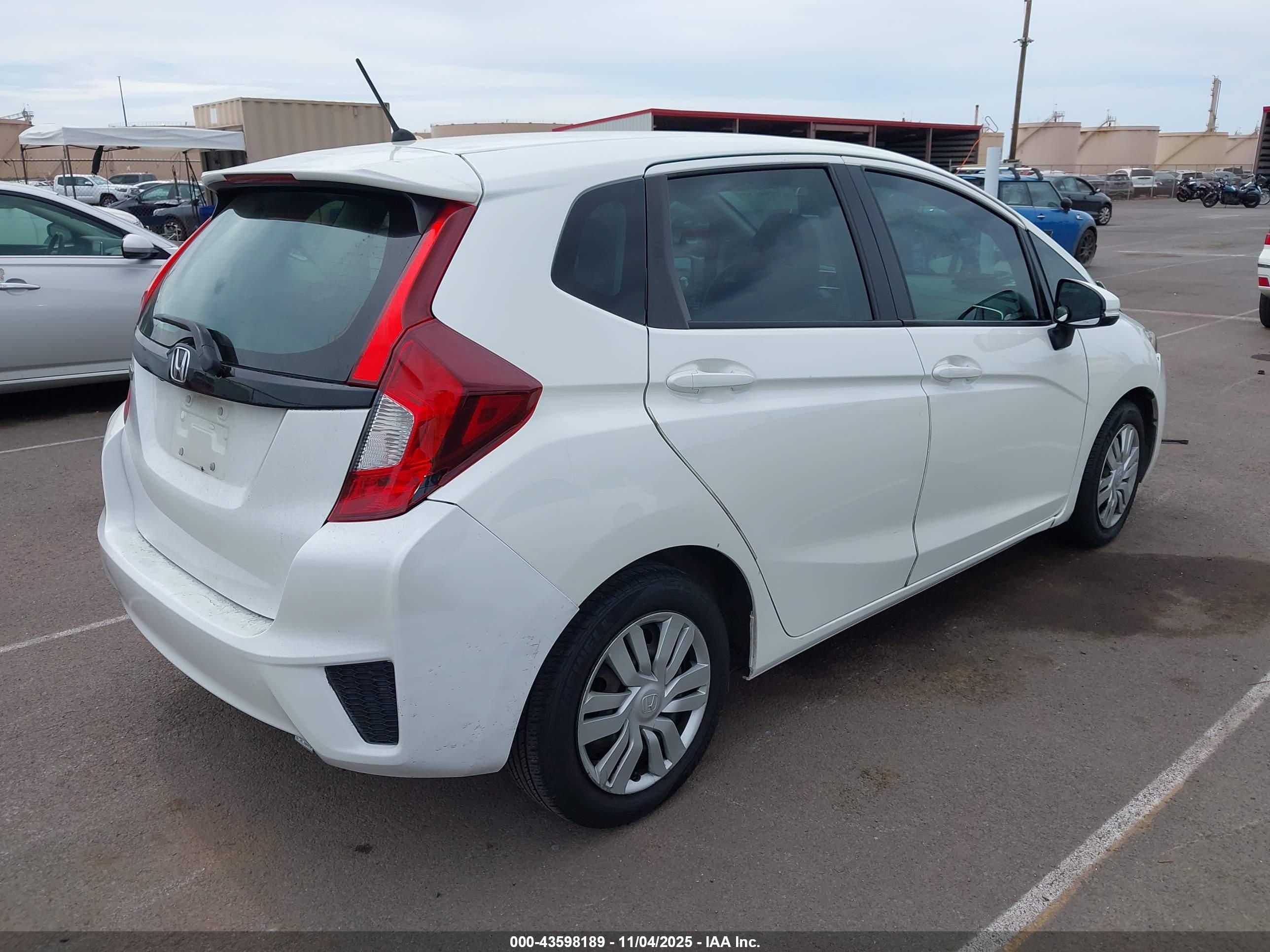 HONDA FIT image 4