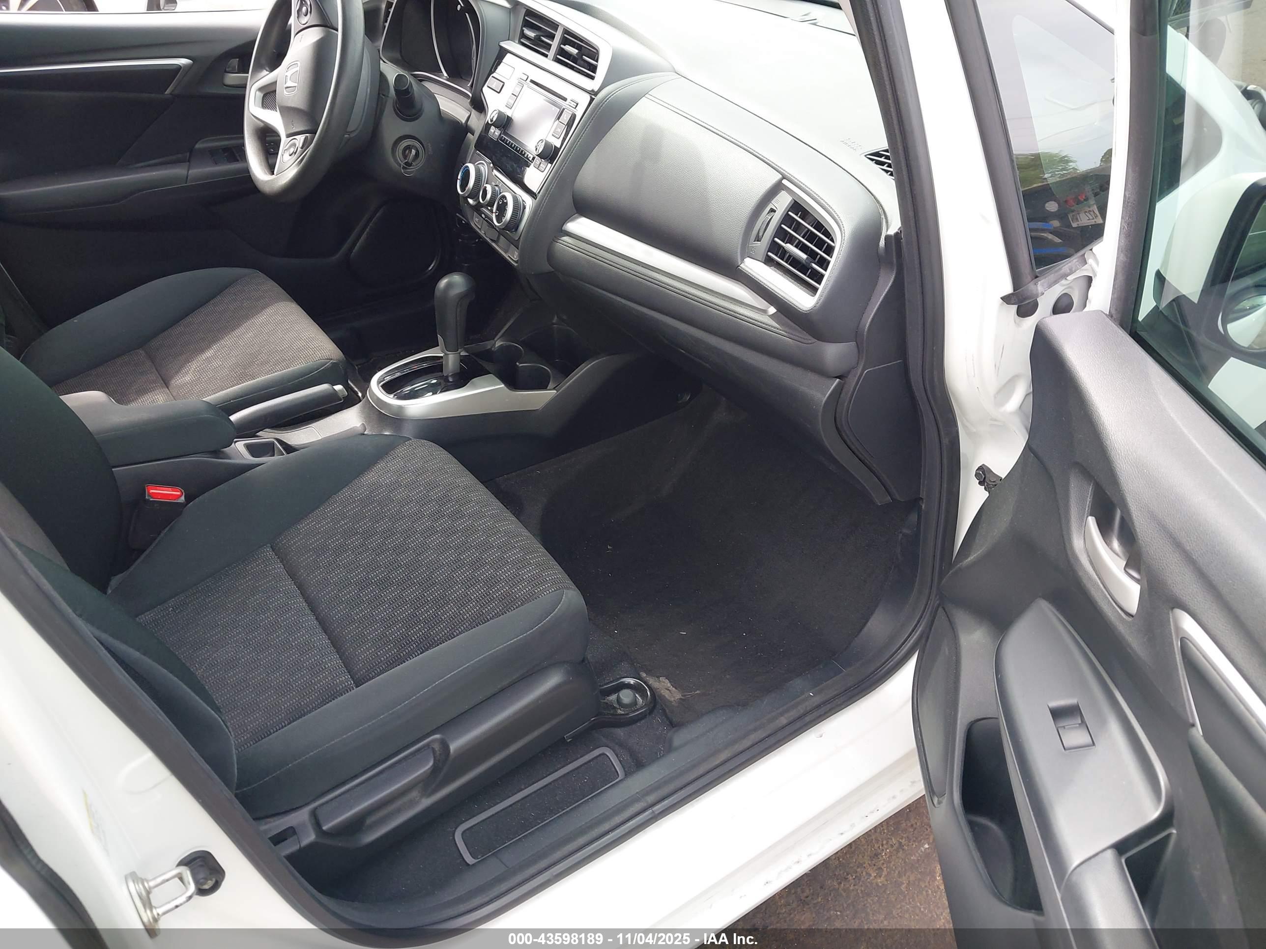 HONDA FIT image 5