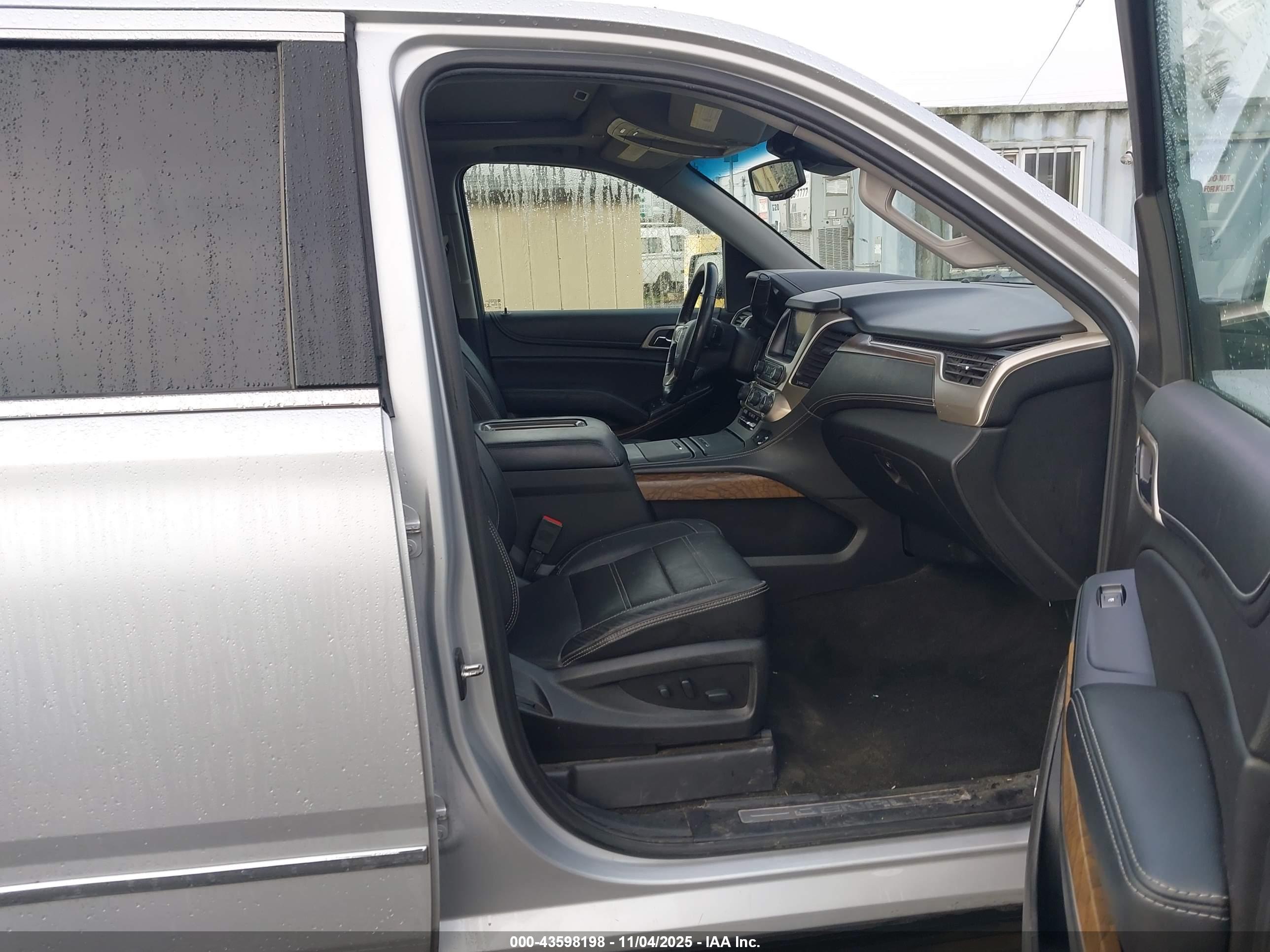 GMC YUKON image 5