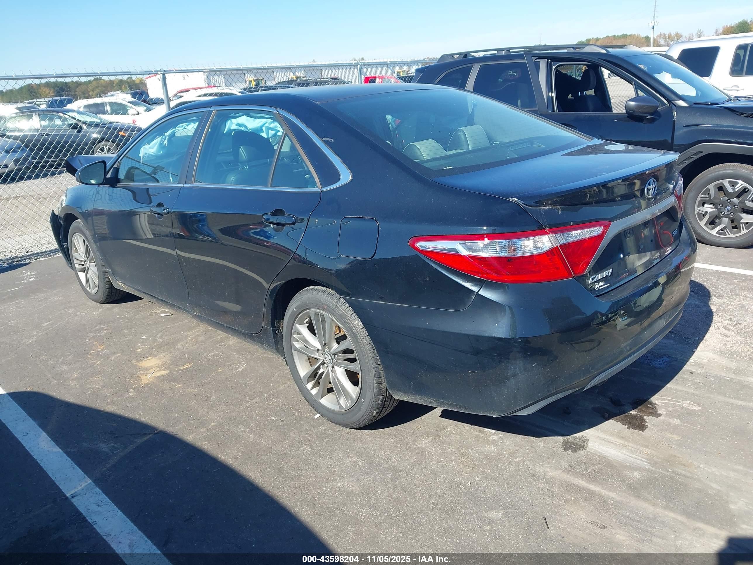 TOYOTA CAMRY image 3