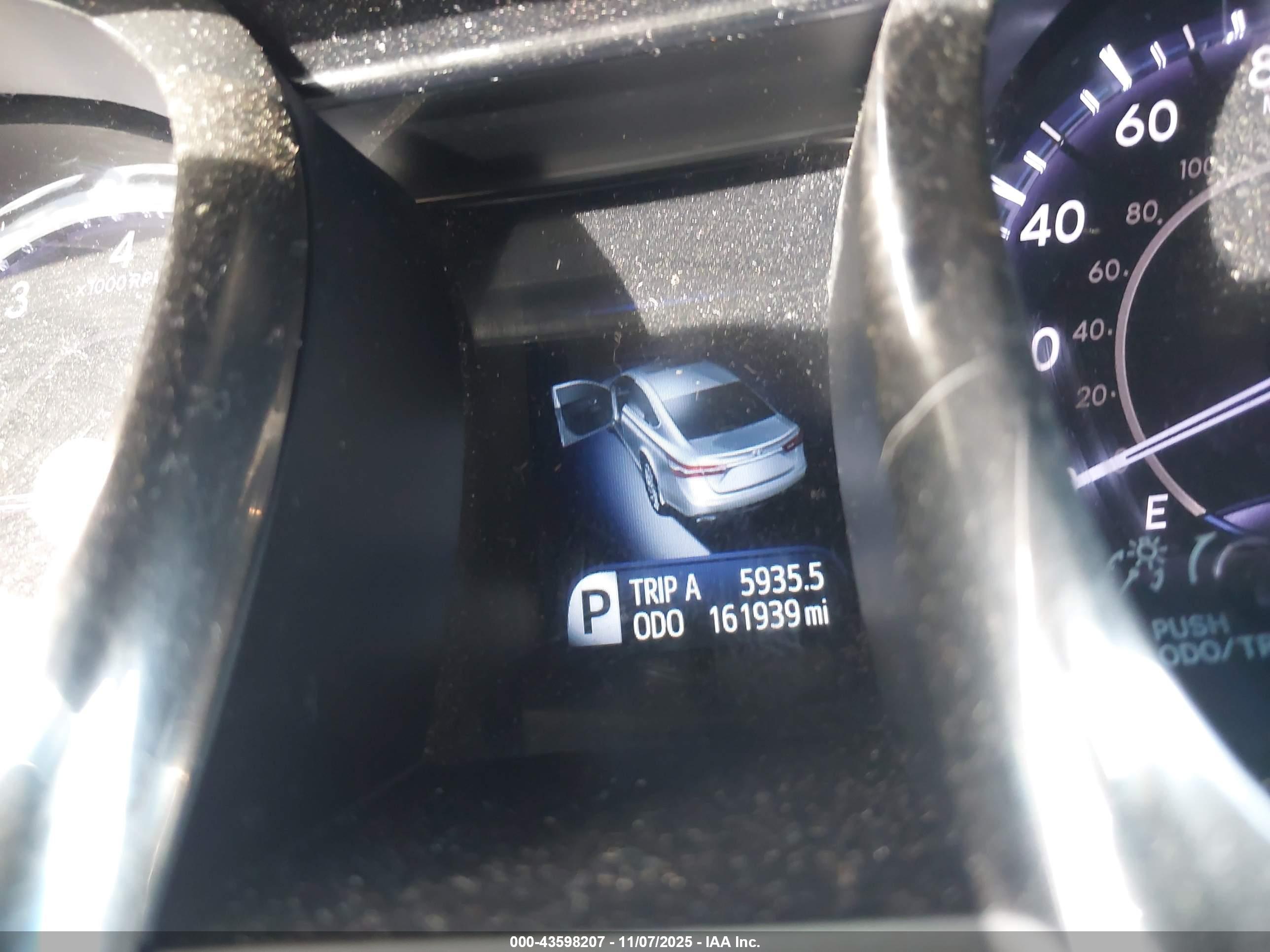 TOYOTA AVALON image 7