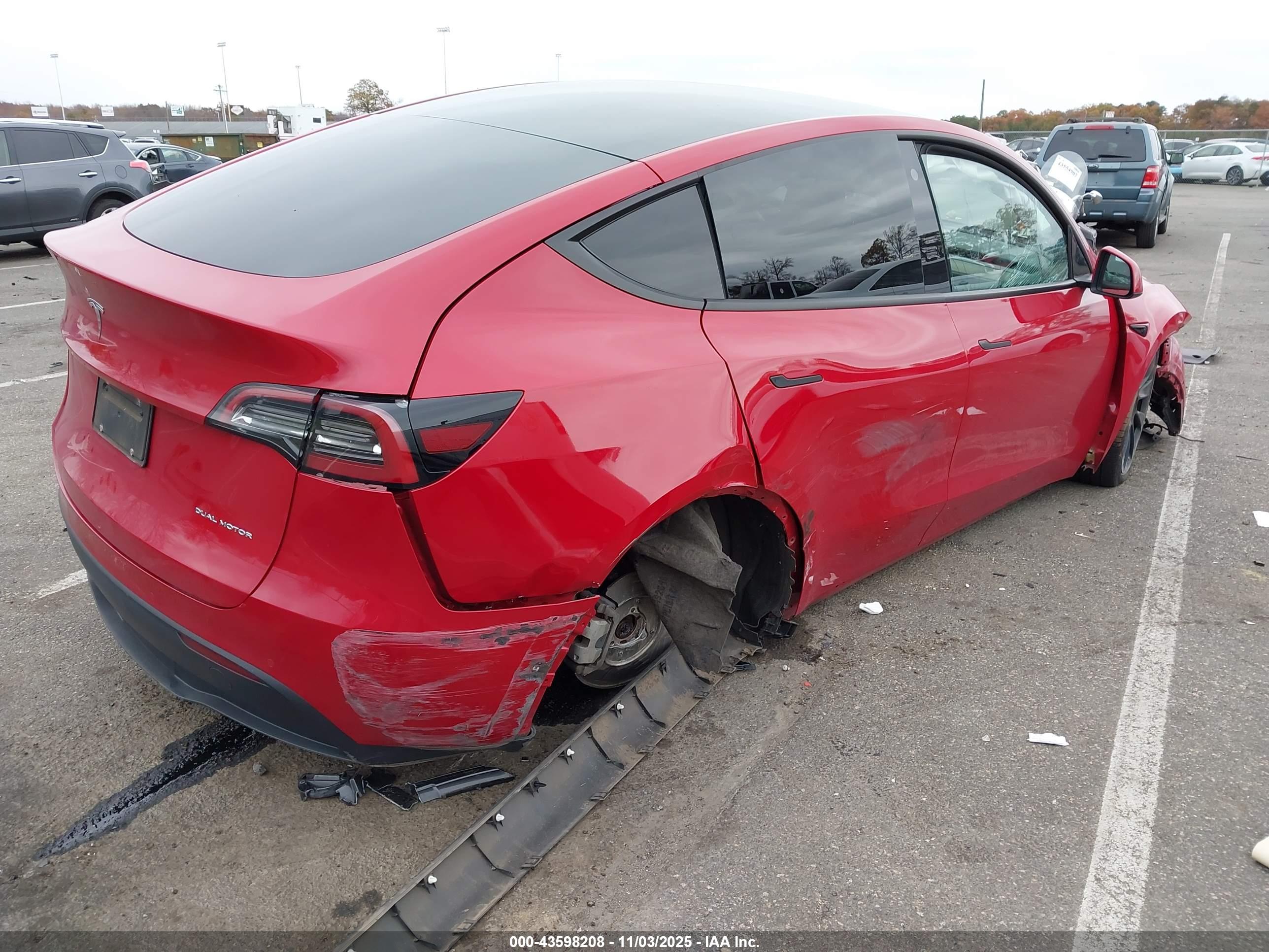 TESLA MODEL image 4