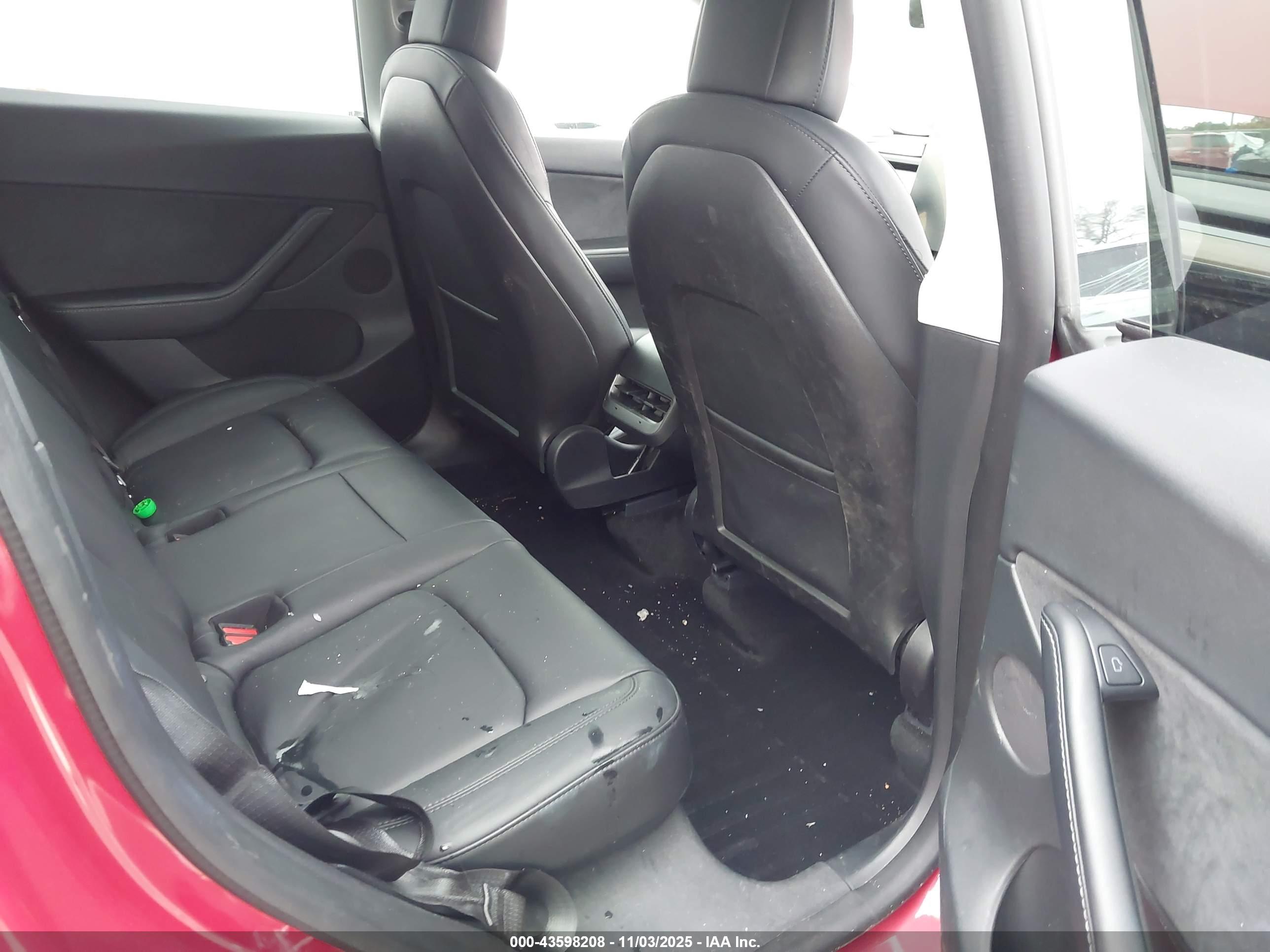TESLA MODEL image 8