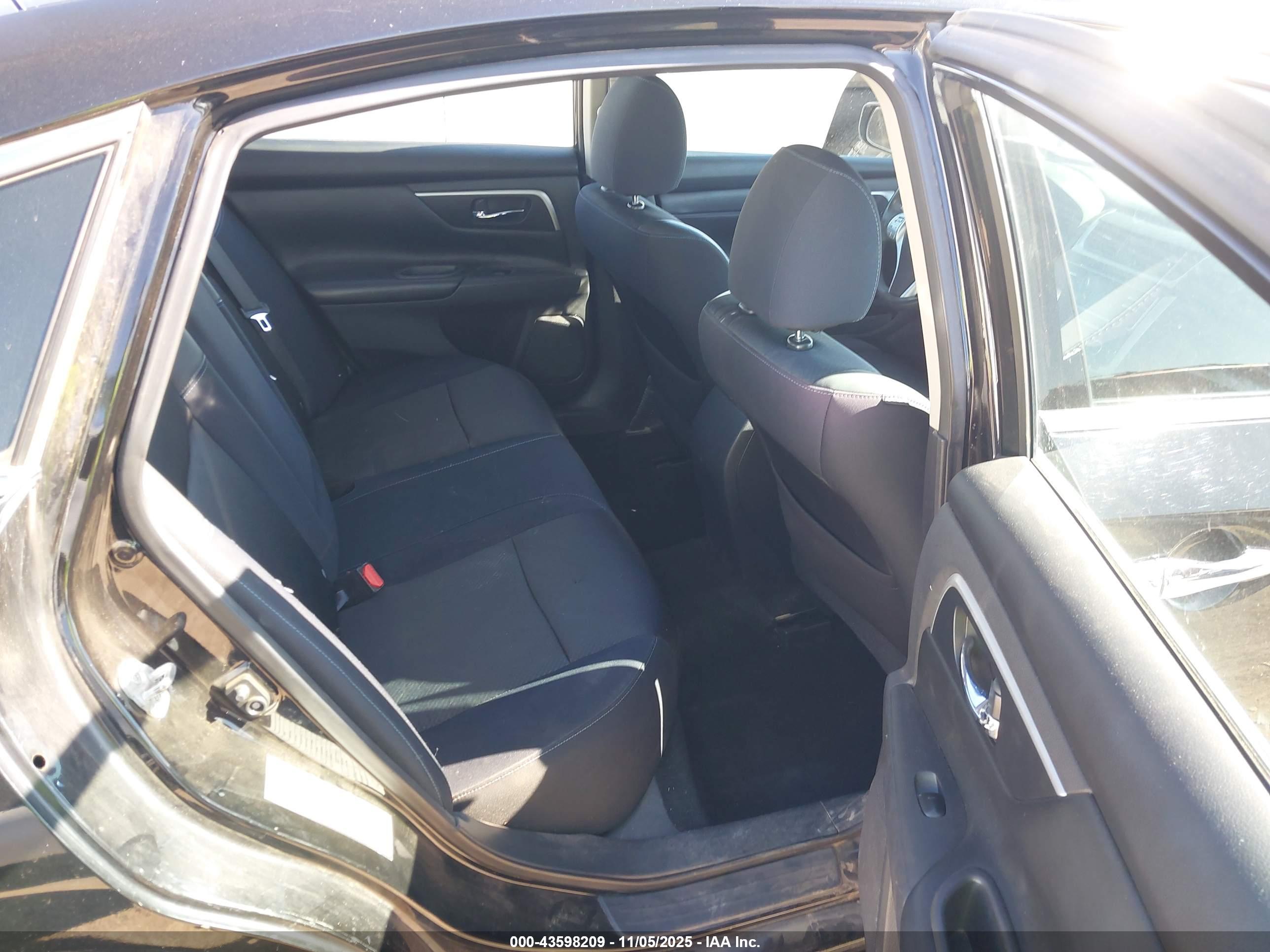 NISSAN ALTIMA image 8