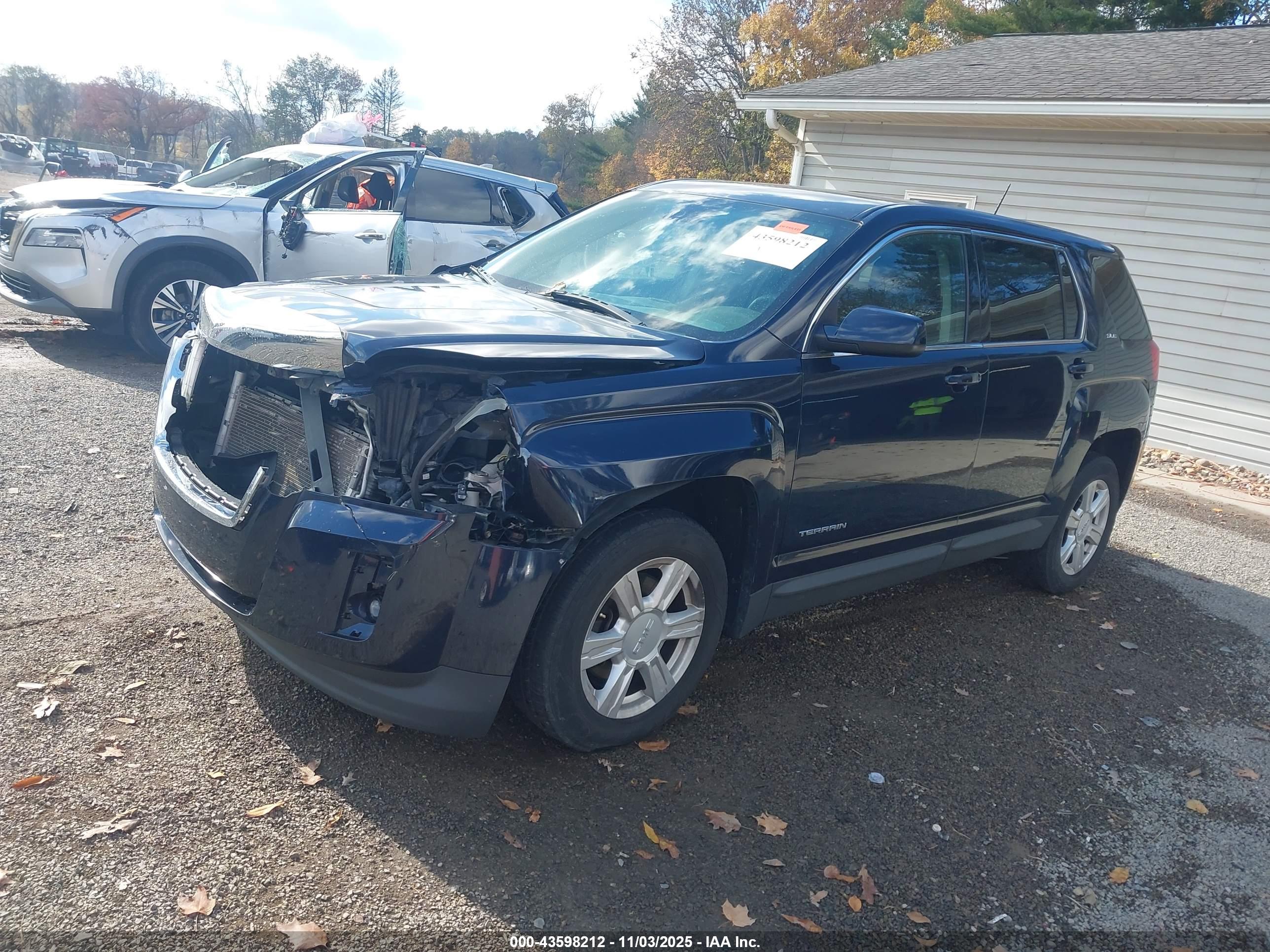 GMC TERRAIN image 2