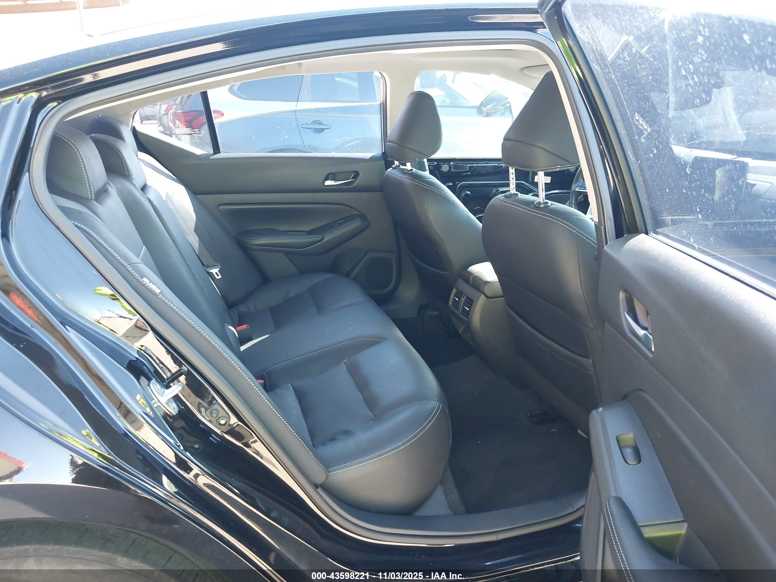 NISSAN ALTIMA image 8