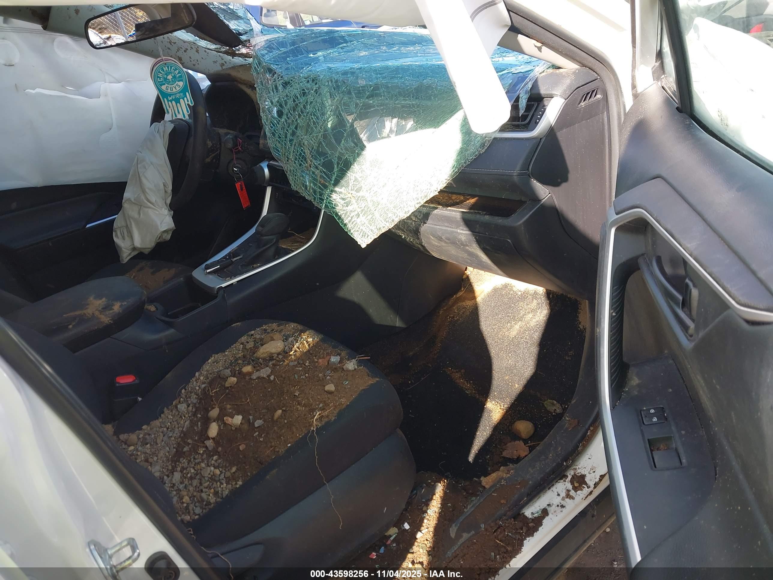 TOYOTA RAV4 image 5