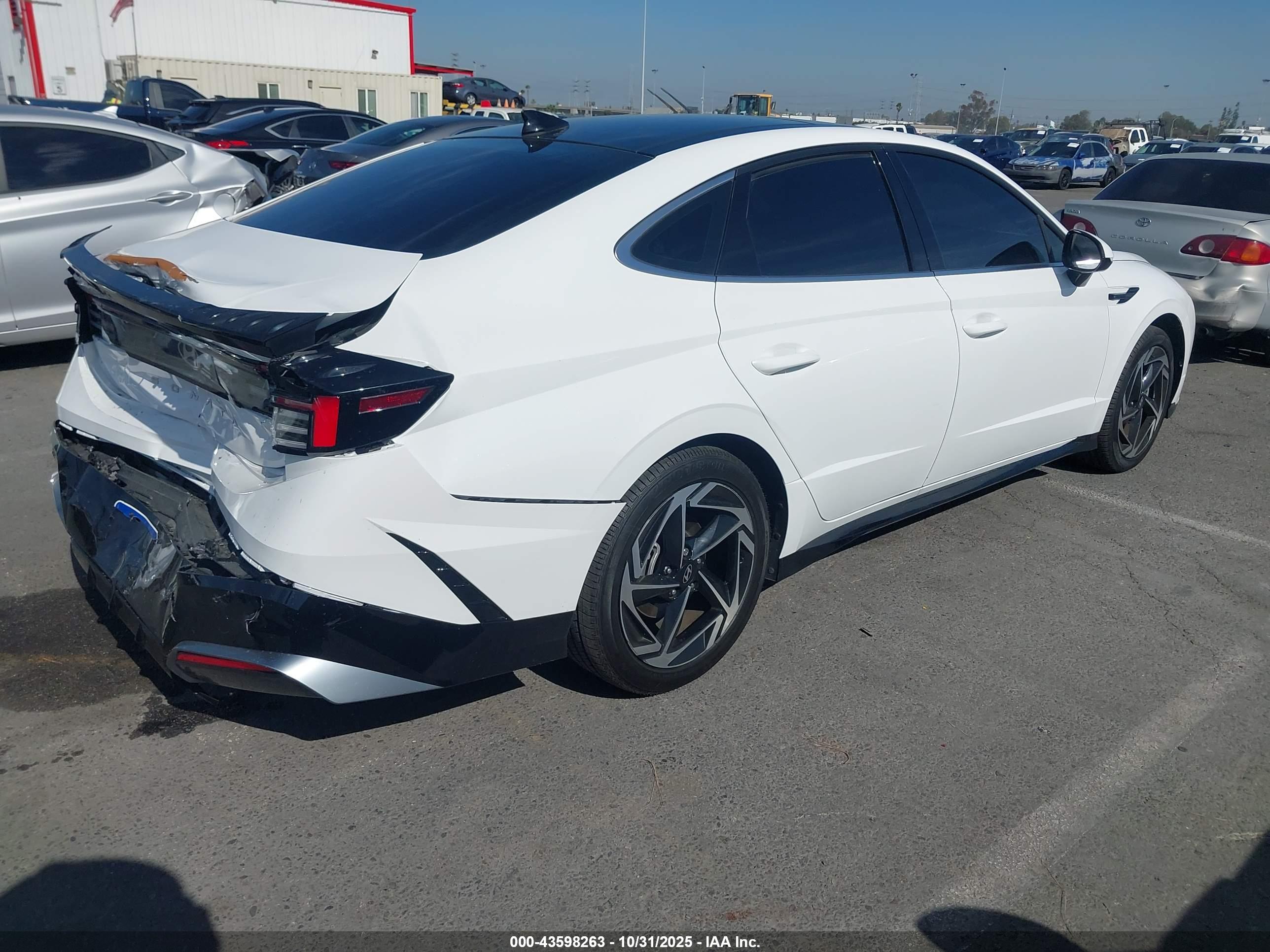 HYUNDAI SONATA image 4
